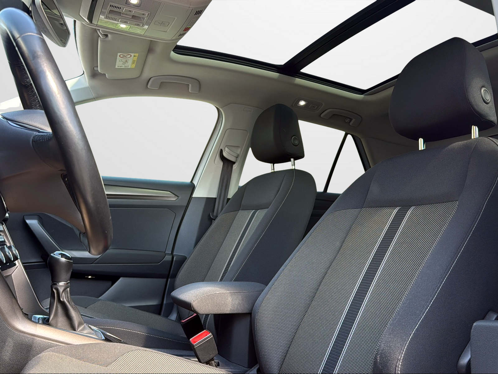VW T-Roc 1.0 TSI Advance-image-8
