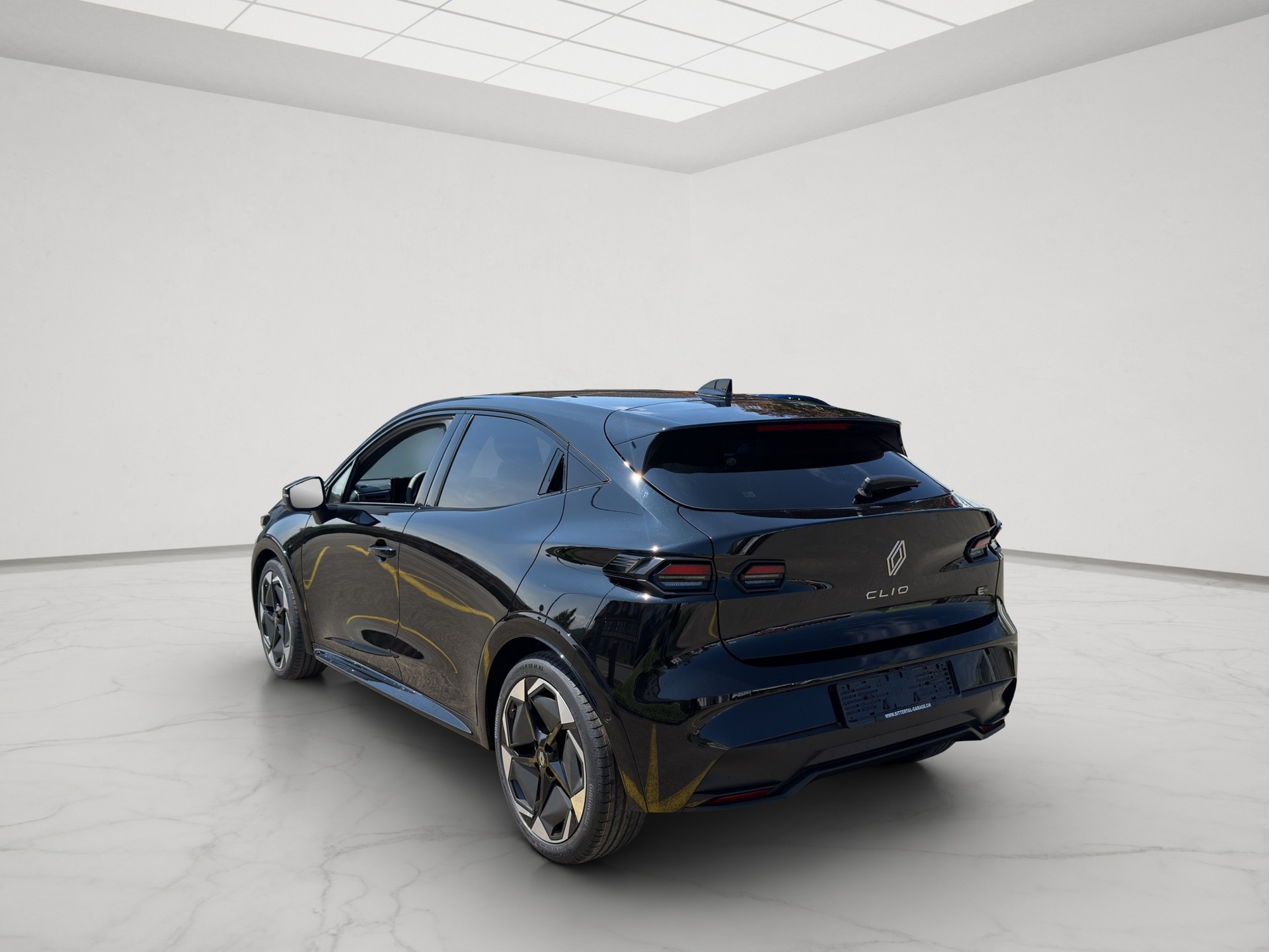 RENAULT Clio 1.8 E-Tech Techno-image-5