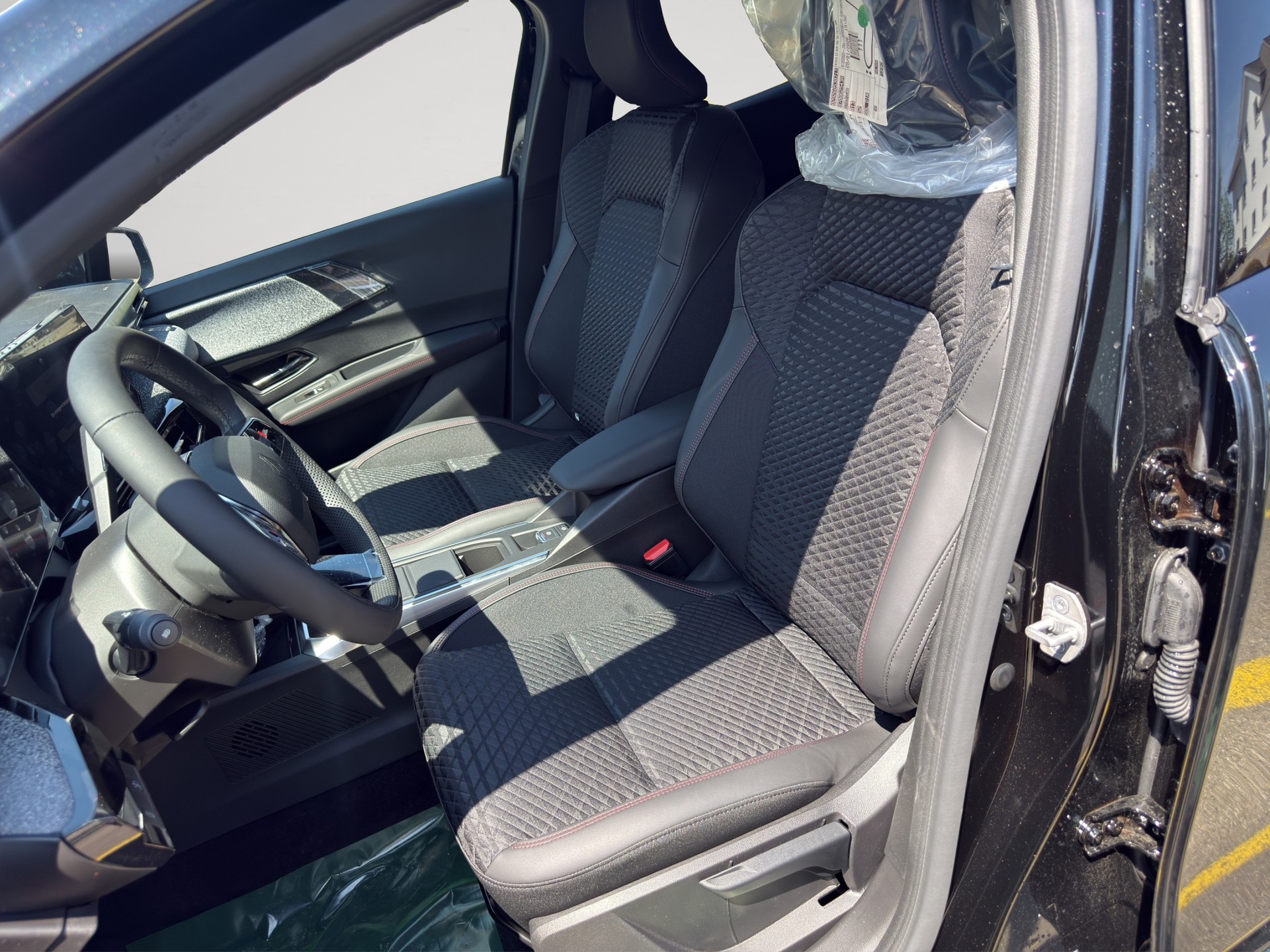 RENAULT Clio 1.8 E-Tech Techno-image-13