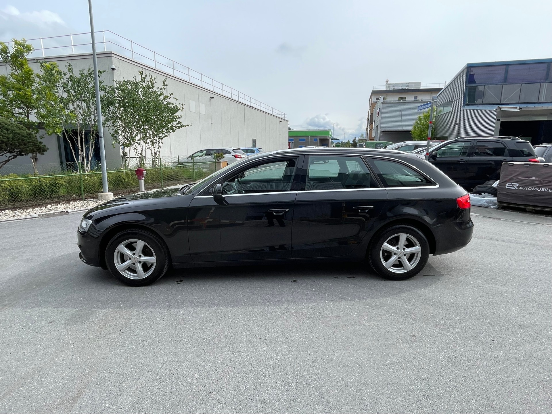AUDI A4 Avant 2.0 TDI quattro S-tronic-image-6