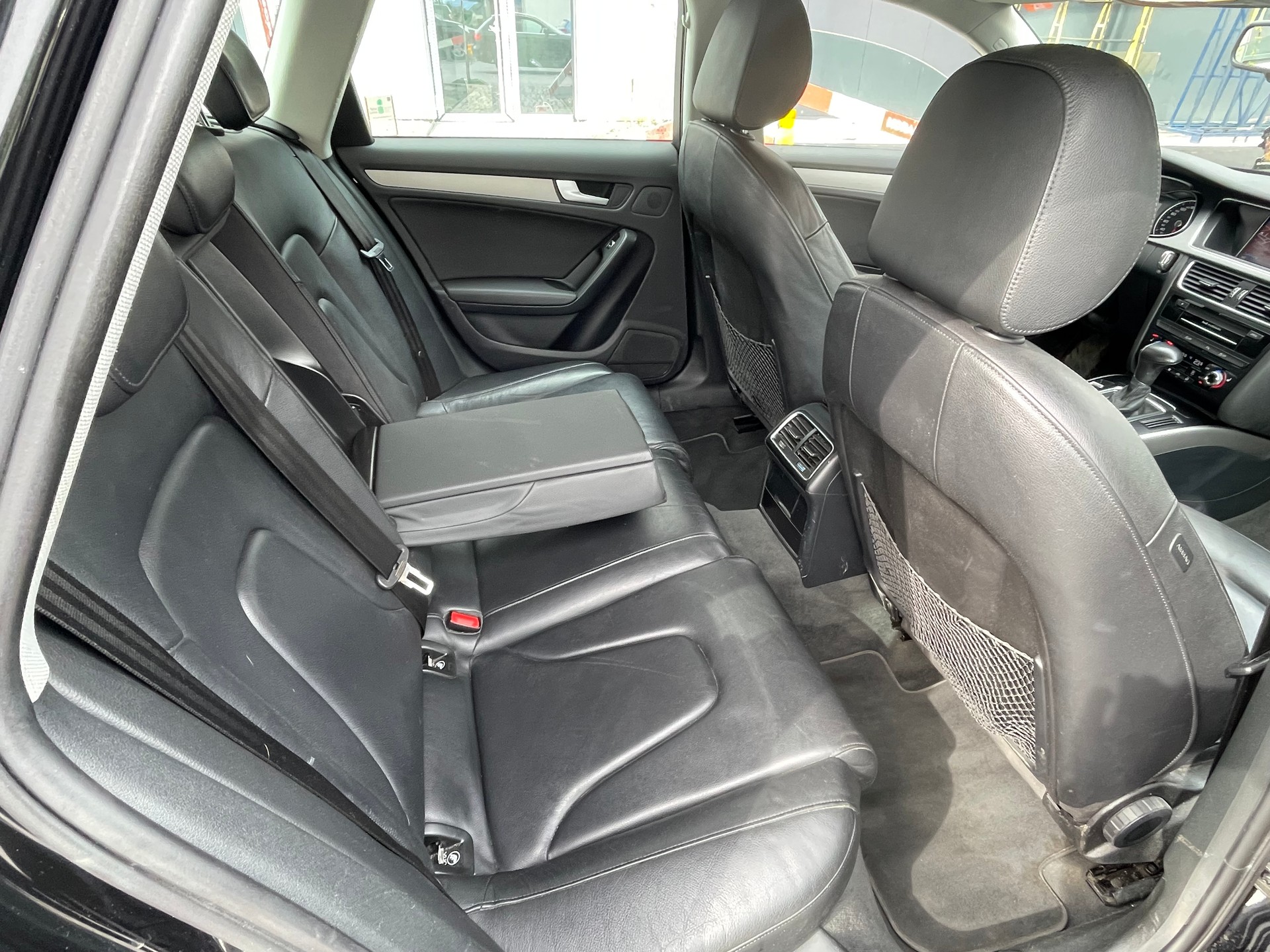 AUDI A4 Avant 2.0 TDI quattro S-tronic-image-13
