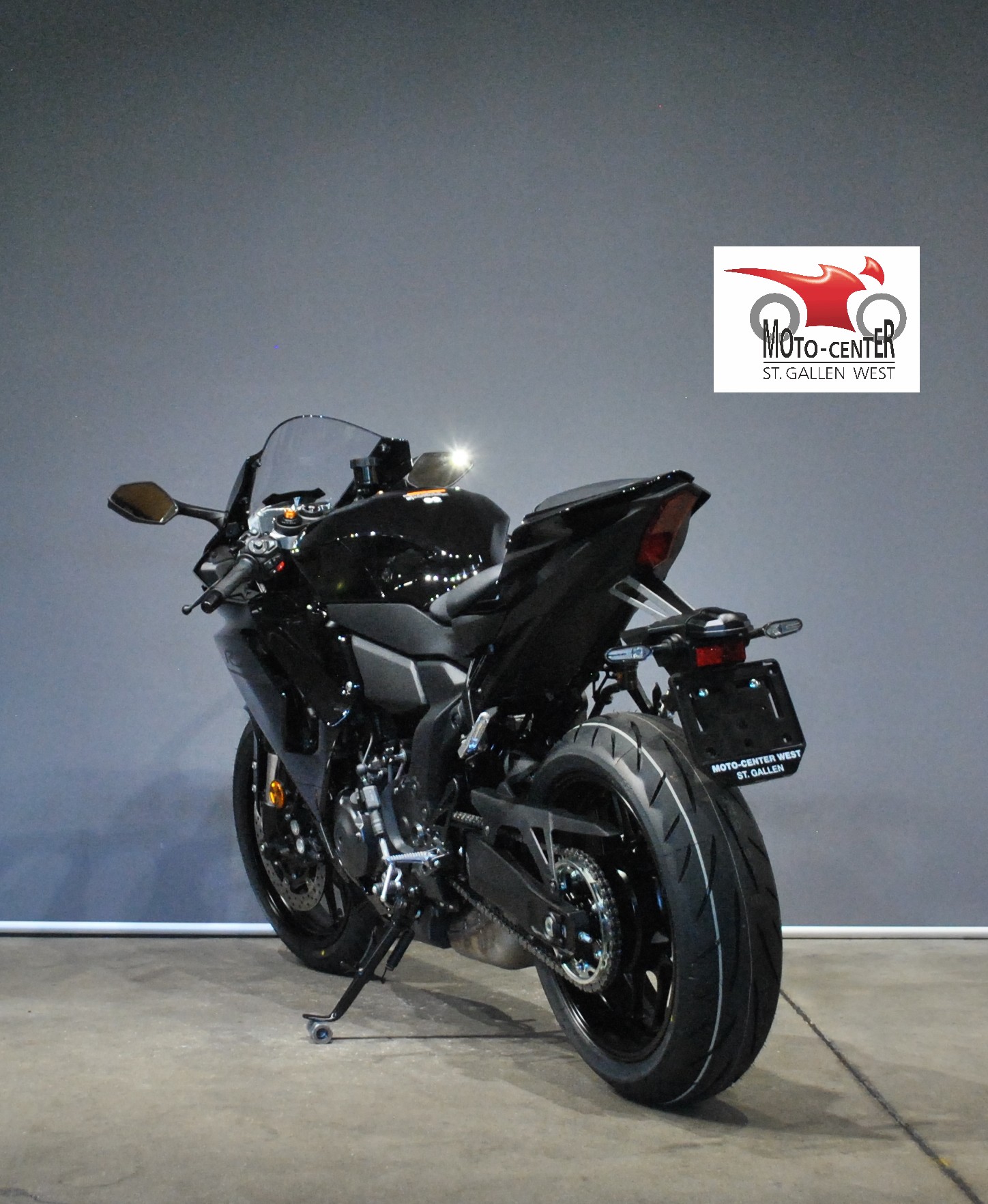 YAMAHA R7-image-3