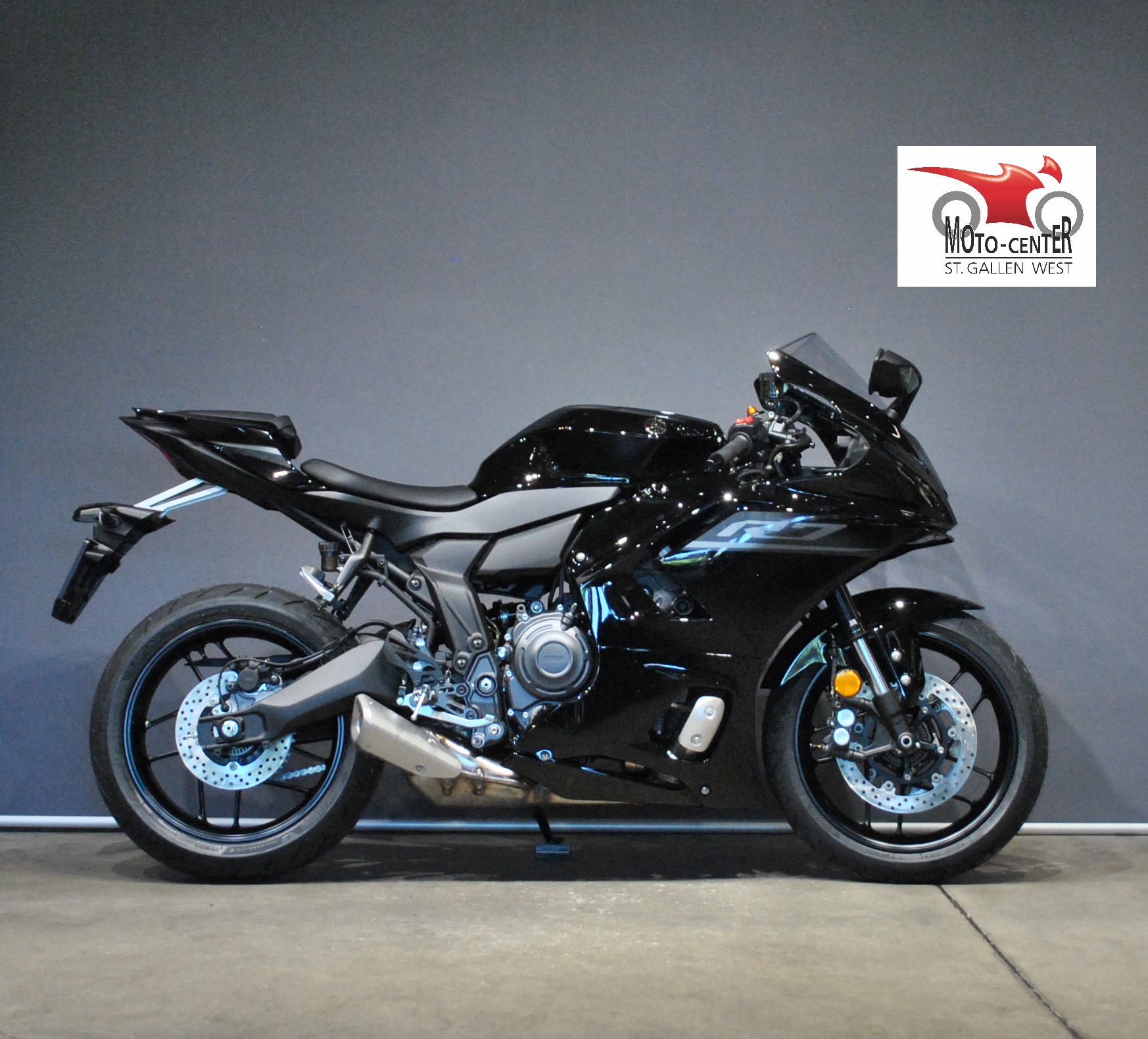 YAMAHA R7-image-1