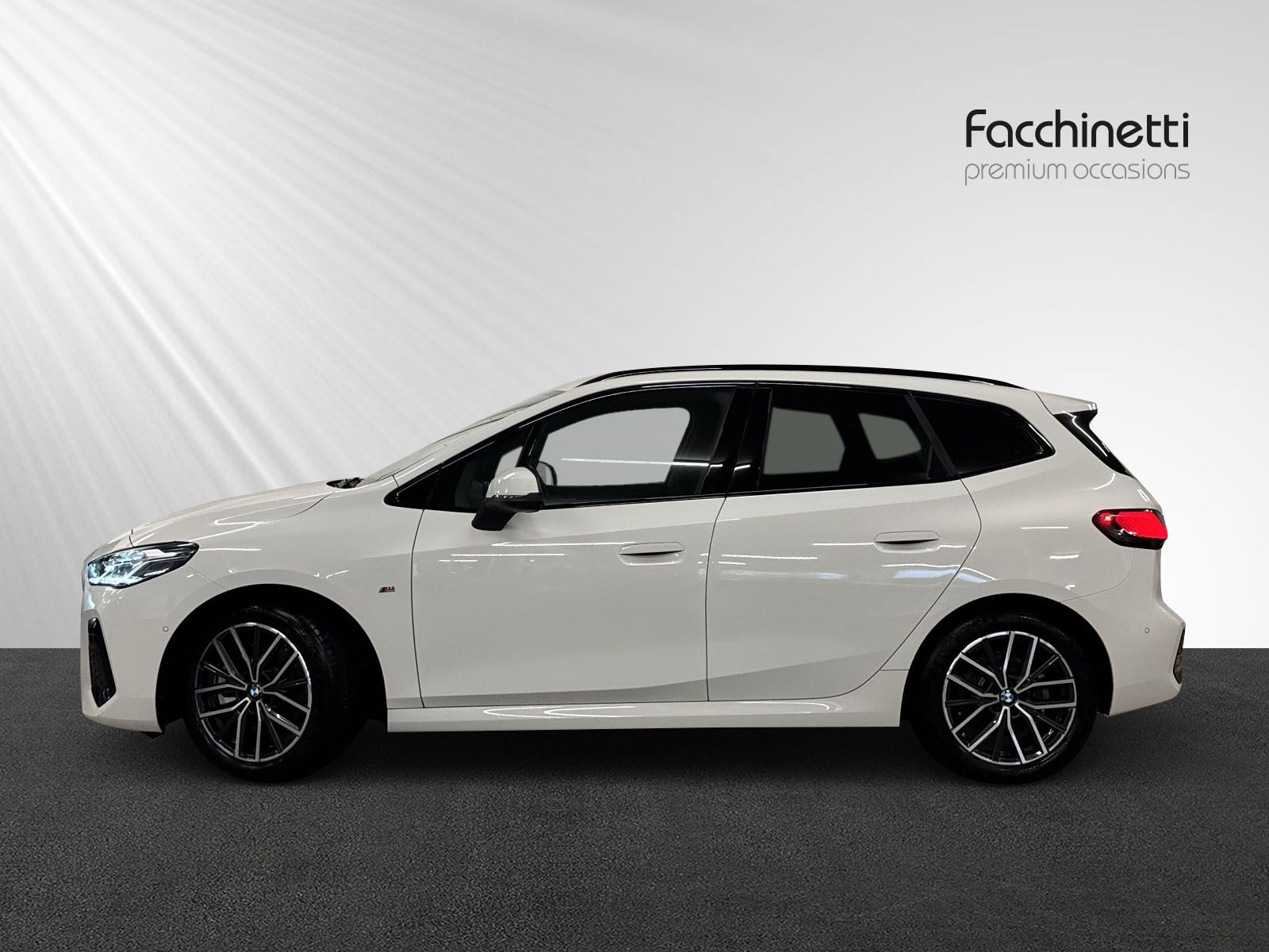 BMW 223i Active Tourer xDrive M Sport DKG-showroom-element-1