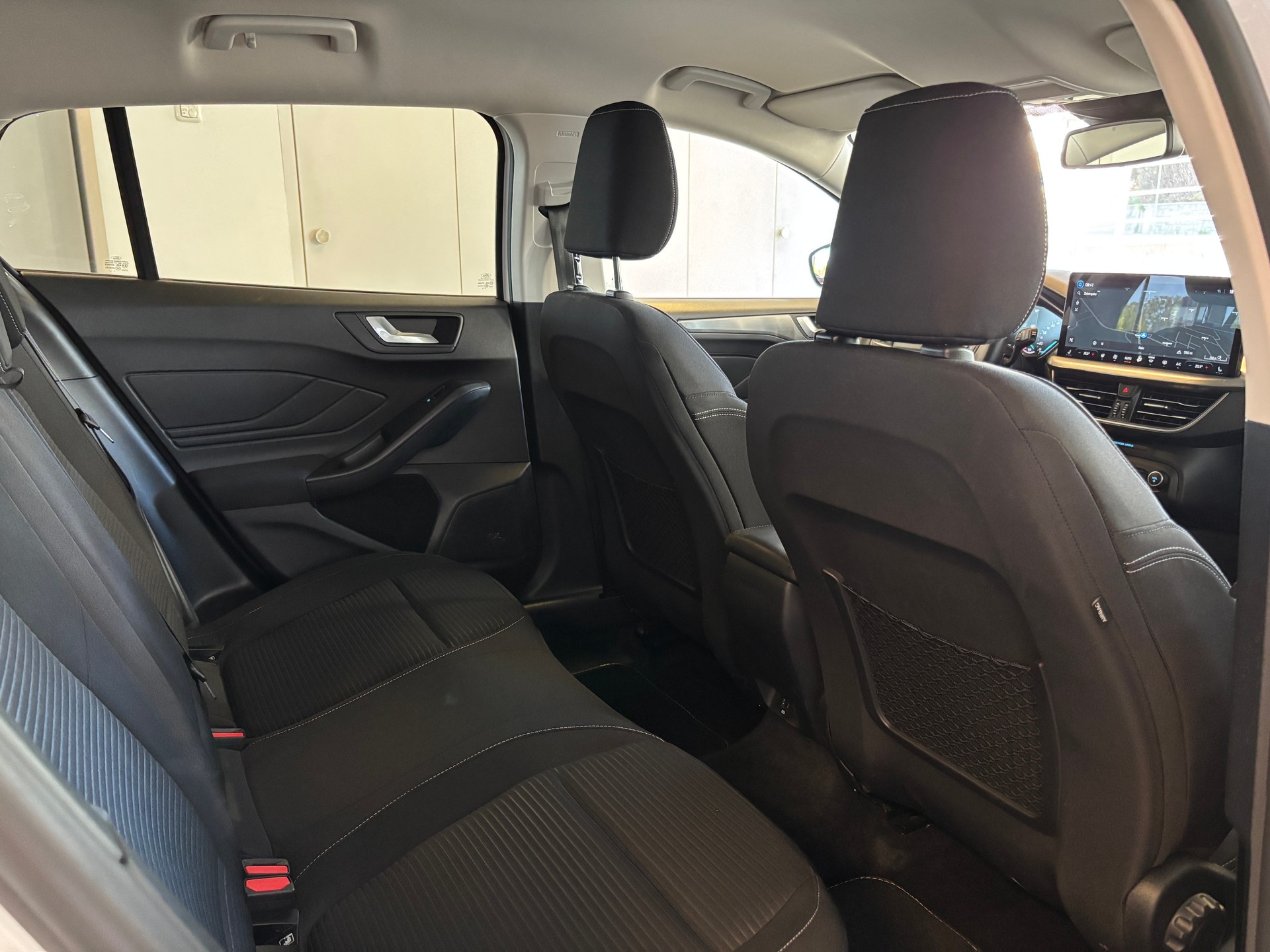 FORD Focus 1.5 TDCi Titanium Automatic-image-10