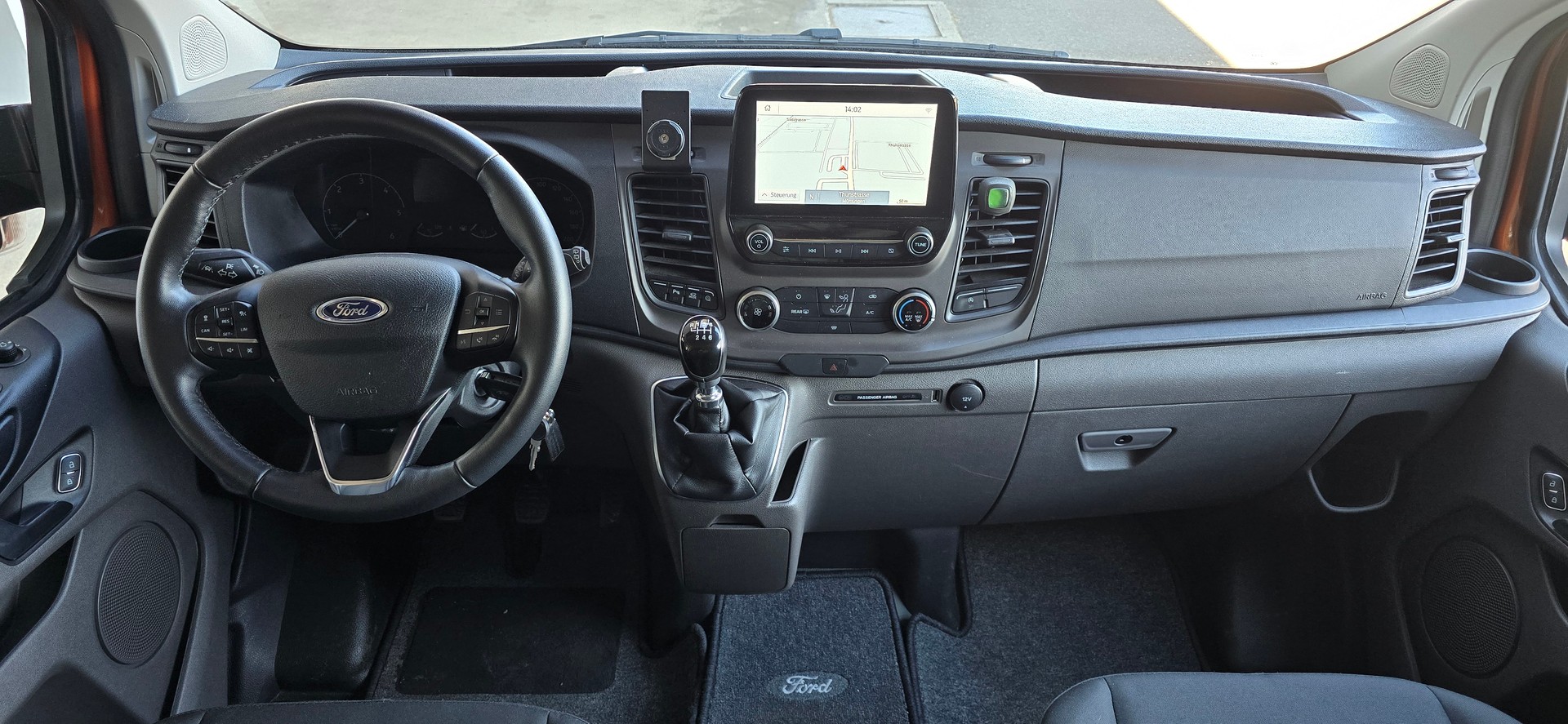 FORD Transit Custom Plus 340 L2H1 Camper-image-13
