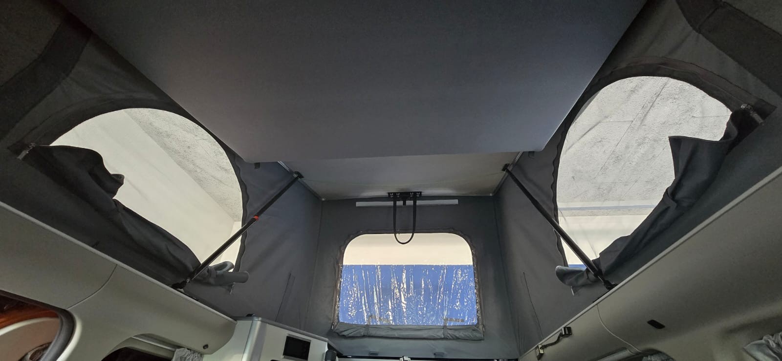 FORD Transit Custom Plus 340 L2H1 Camper-image-12
