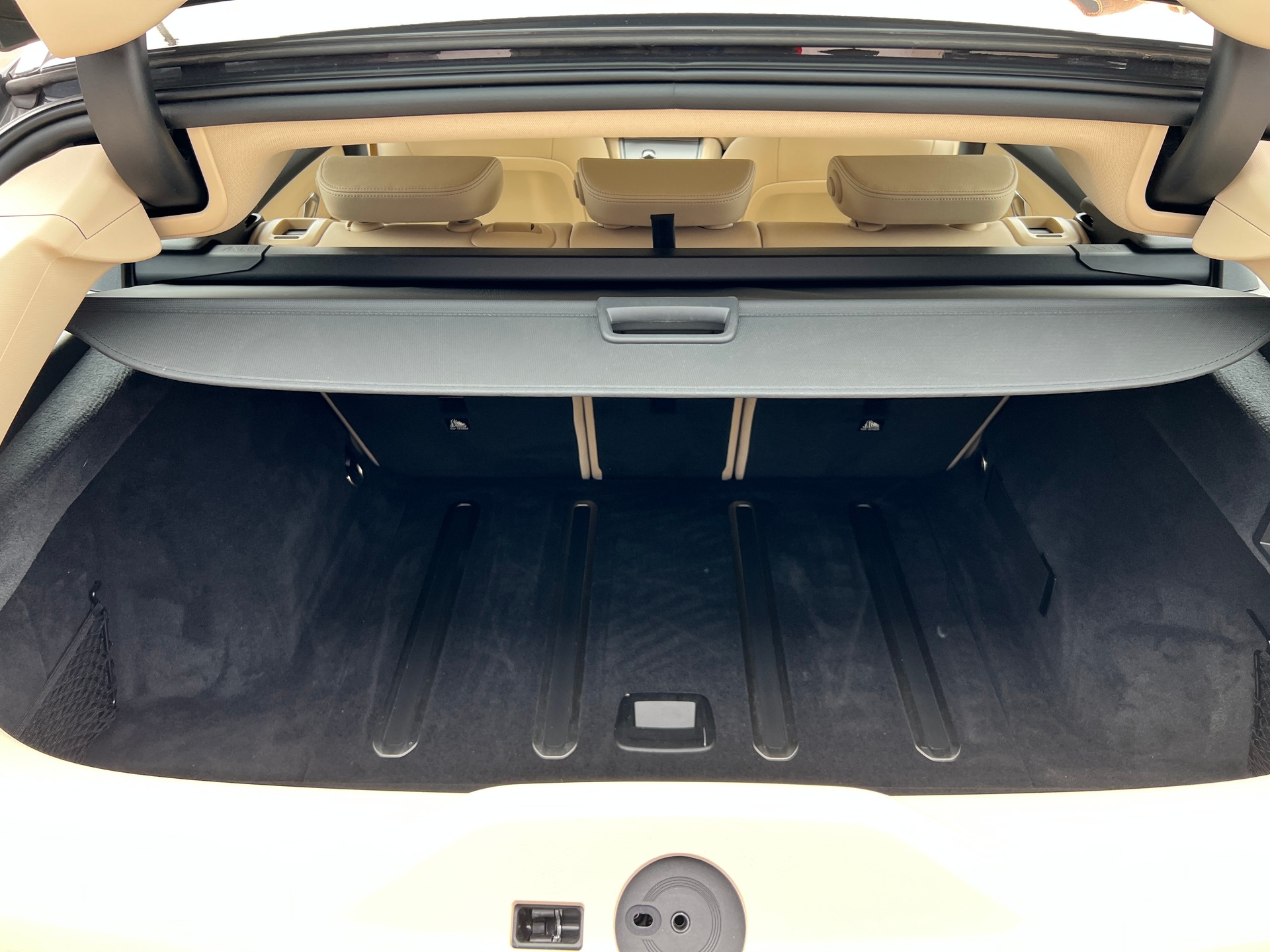BMW BMW 320d xDrive 48V Touring Individual Steptronic-image-27