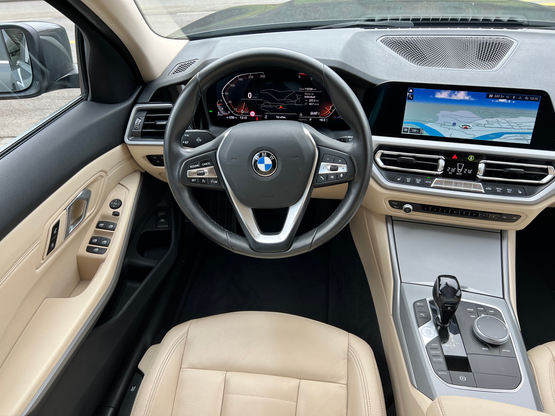 BMW BMW 320d xDrive 48V Touring Individual Steptronic-image-9