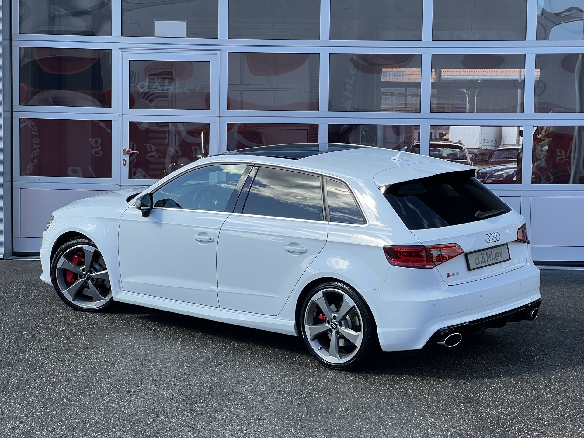 AUDI RS3 2.5 TSI quattro S-tronic-showroom-element-3