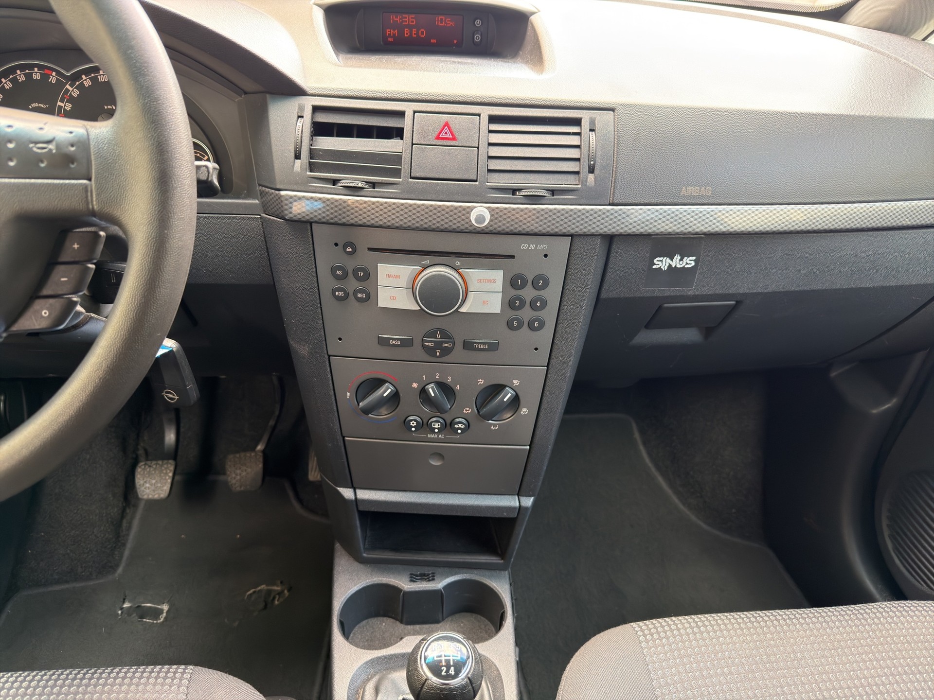 OPEL Meriva 1.4 TP (Essentia)-image-13
