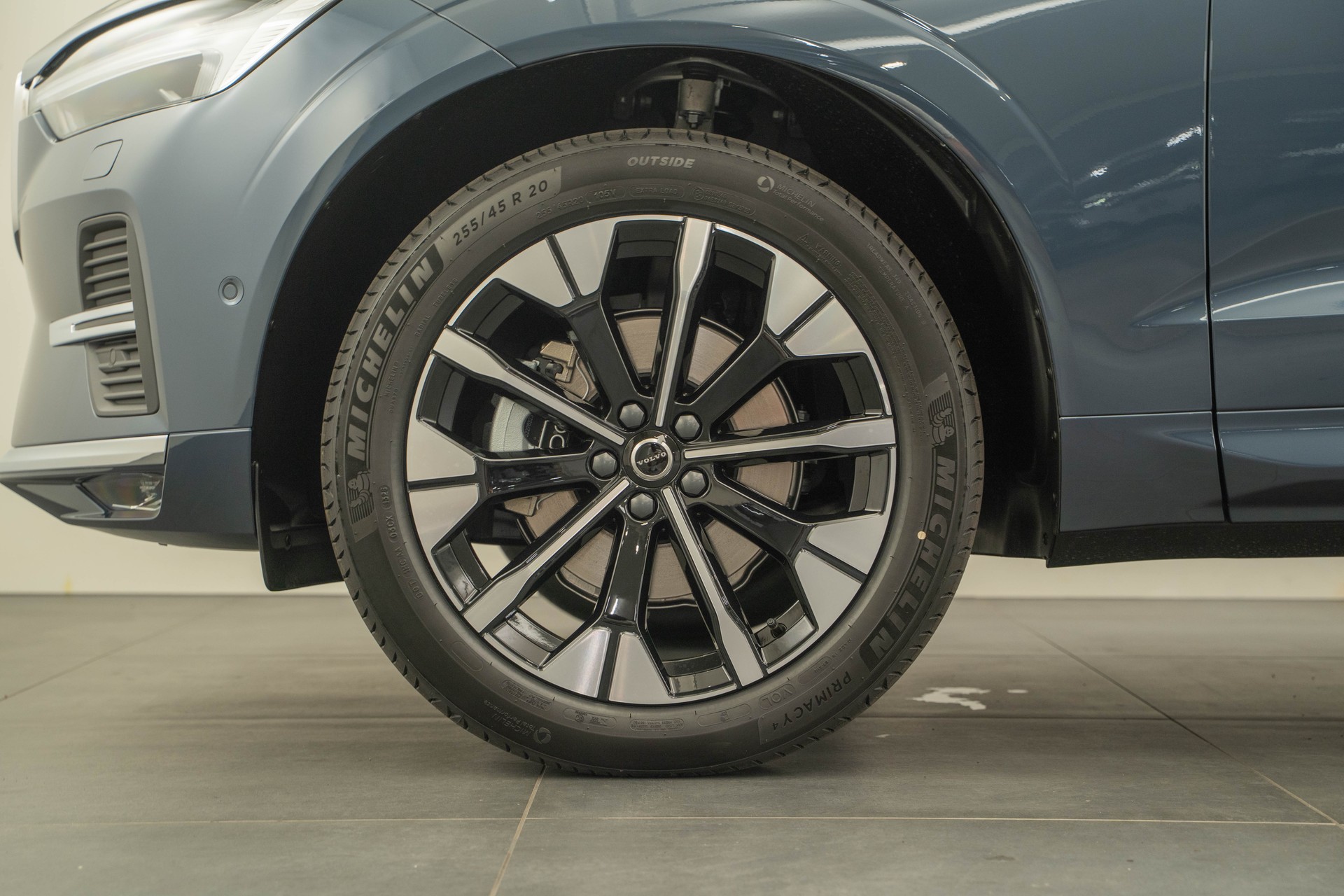 VOLVO XC60 2.0 B5 MH Ultra Bright AWD-image-15