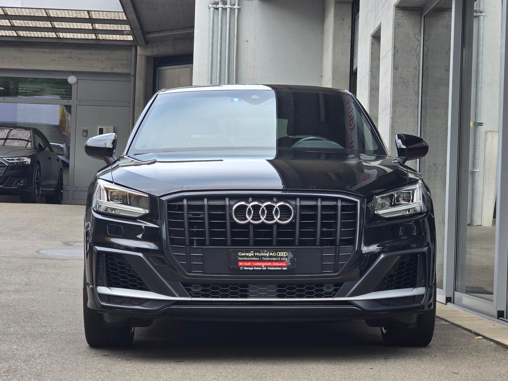 AUDI SQ2 TFSI quattro S-tronic-showroom-element-3