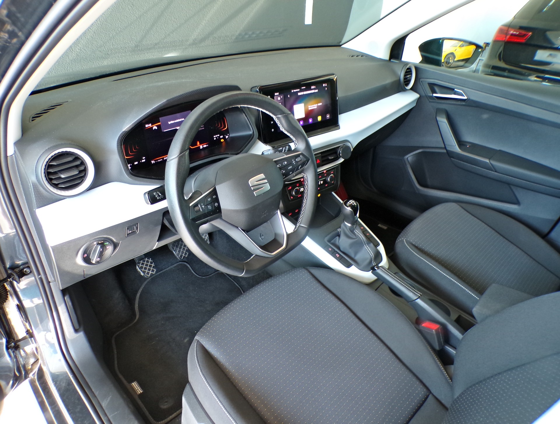 SEAT Arona 1.0 TSI Eco Style-image-10