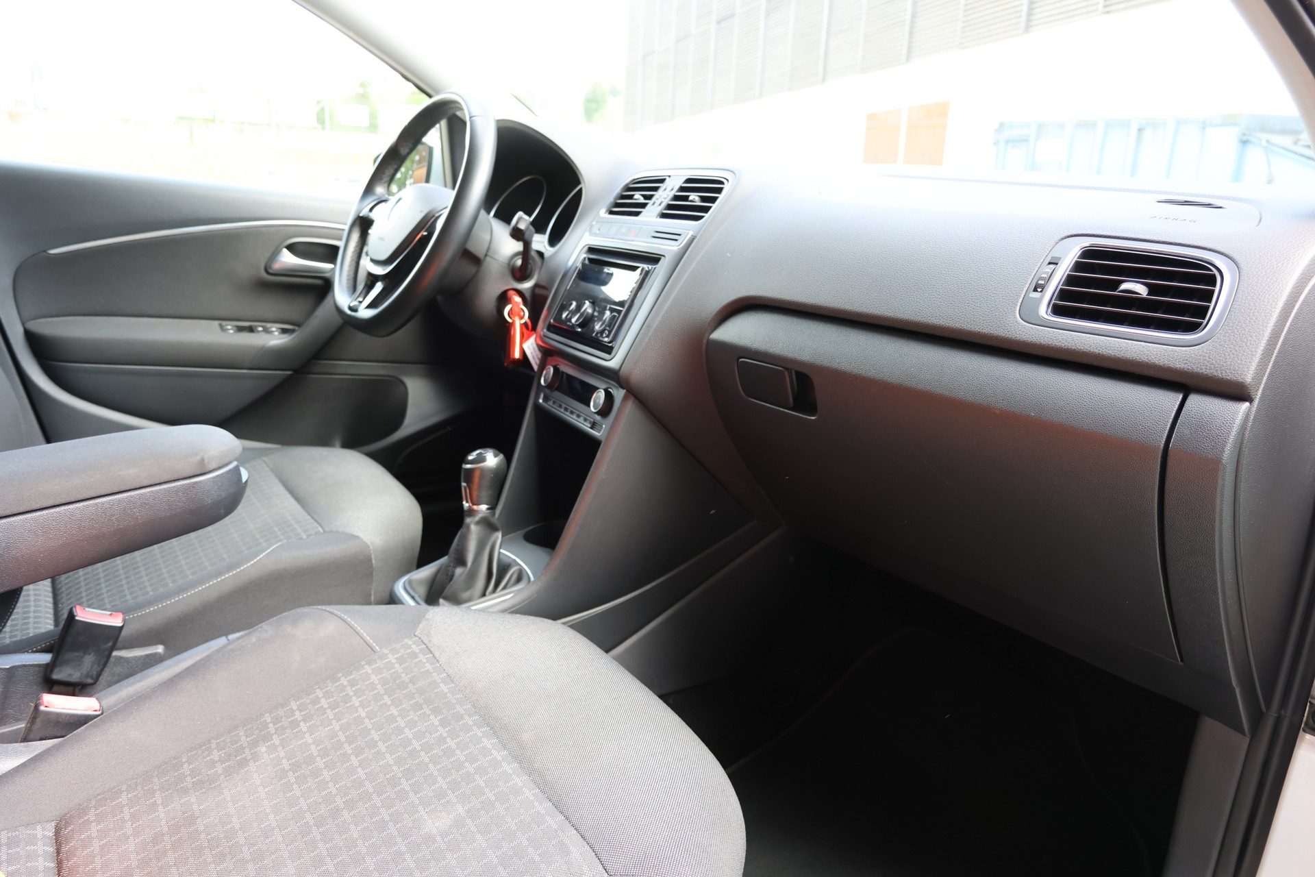 VW Polo 1.2 TSI BMT Trendline-image-8