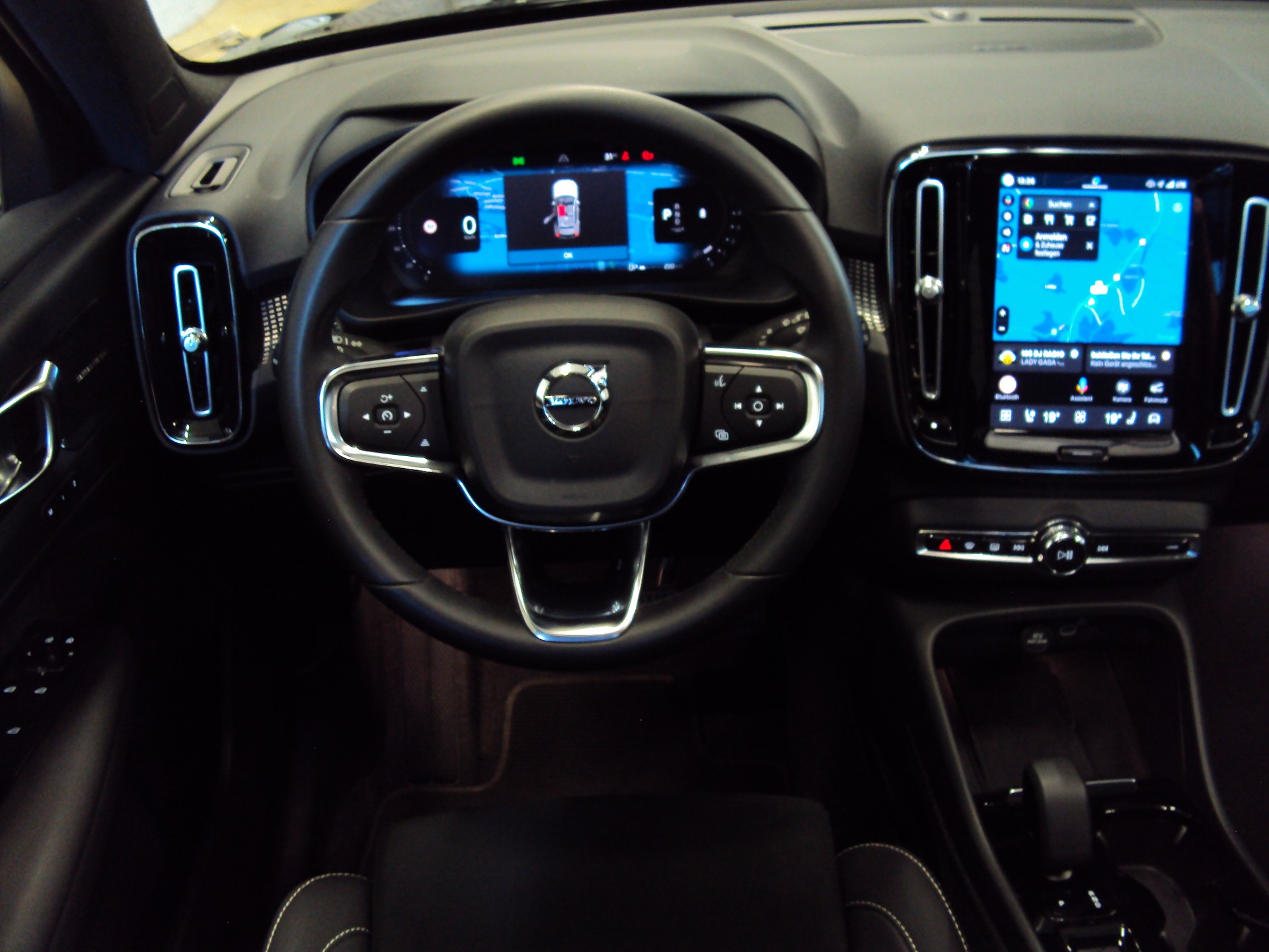 VOLVO XC40 B4 Benzin Mild Hybrid AWD Ultim. Dark DCT-image-11