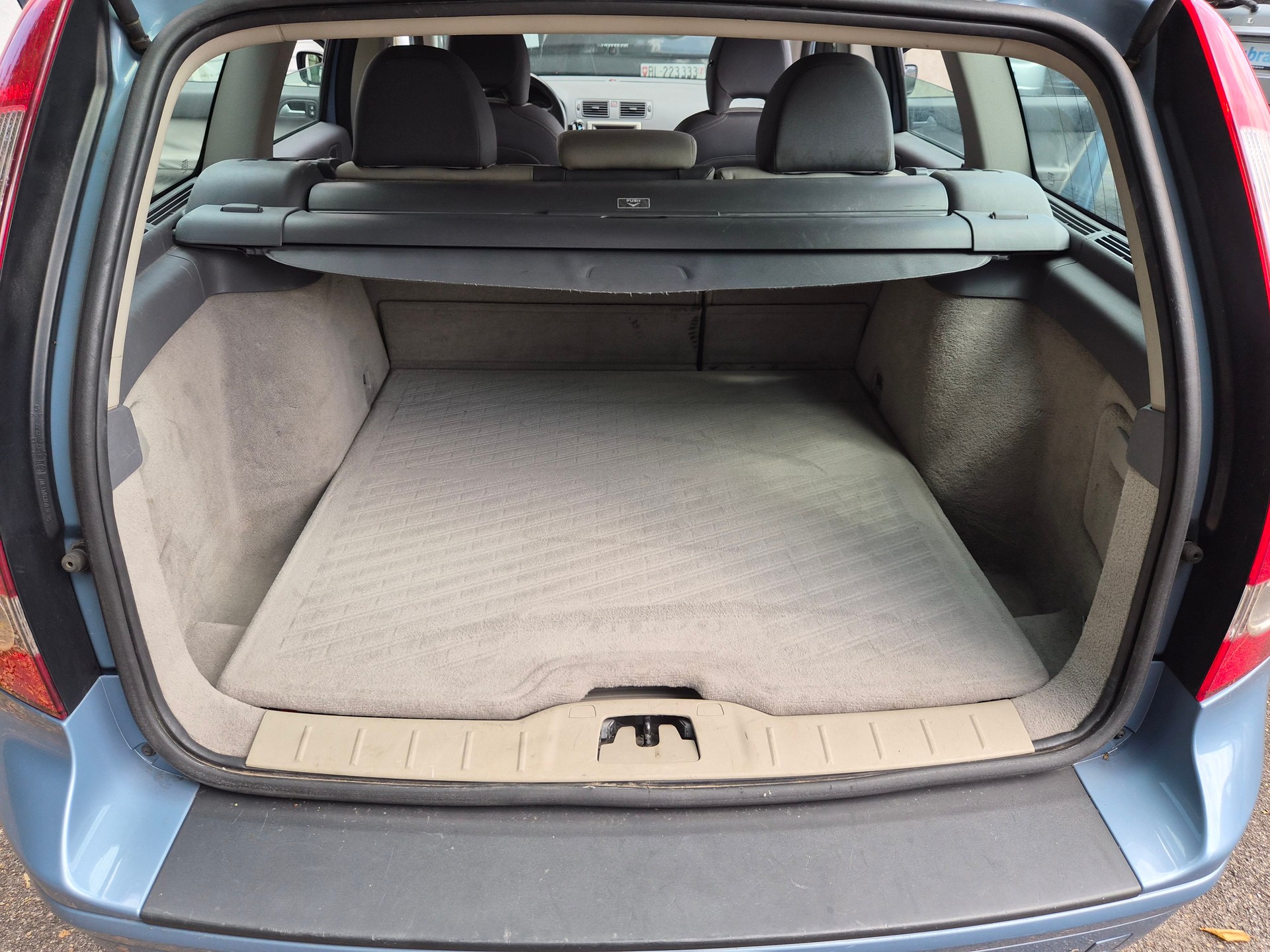 VOLVO V50 T5 AWD Kinetic-image-12