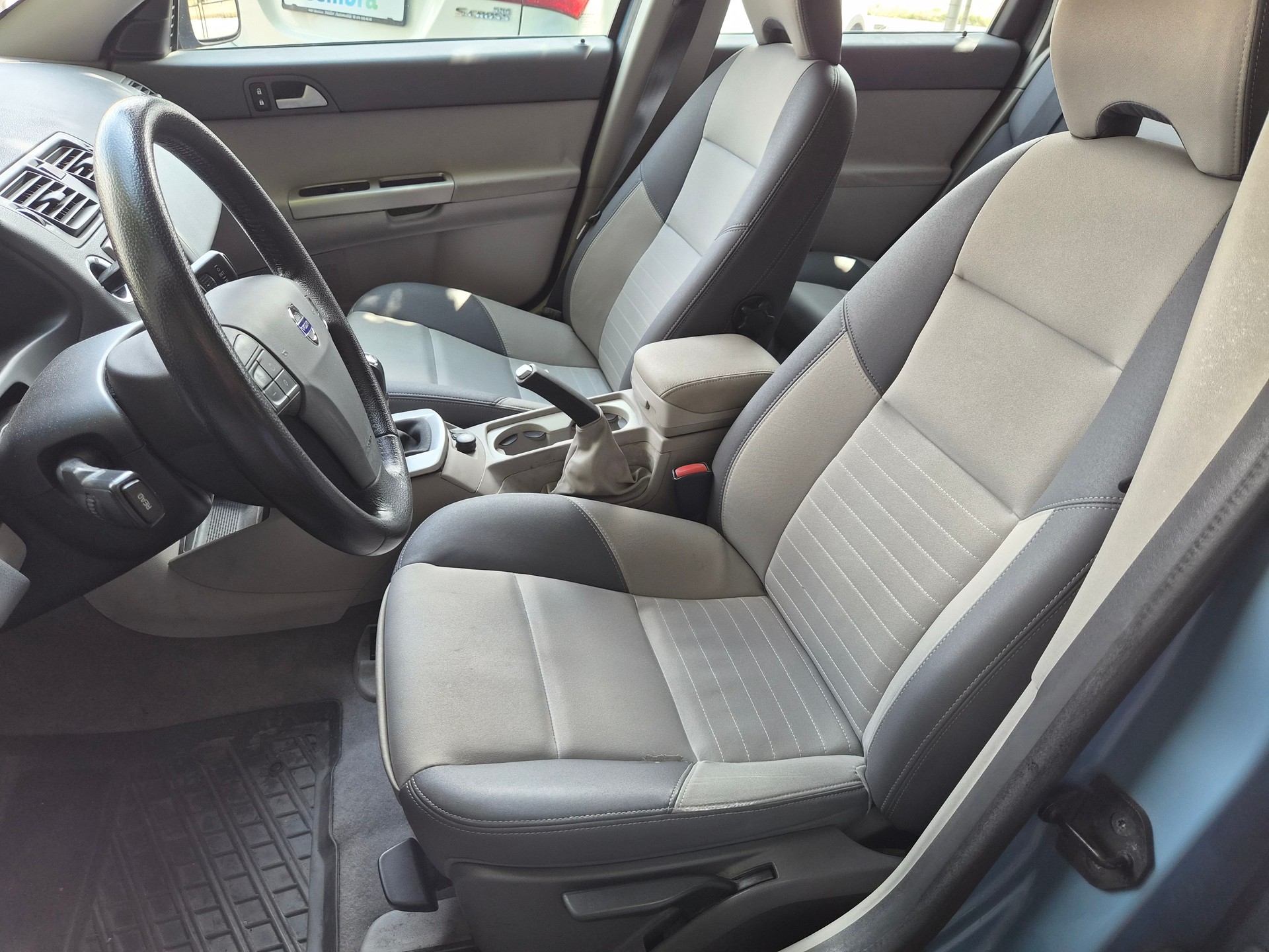 VOLVO V50 T5 AWD Kinetic-image-9
