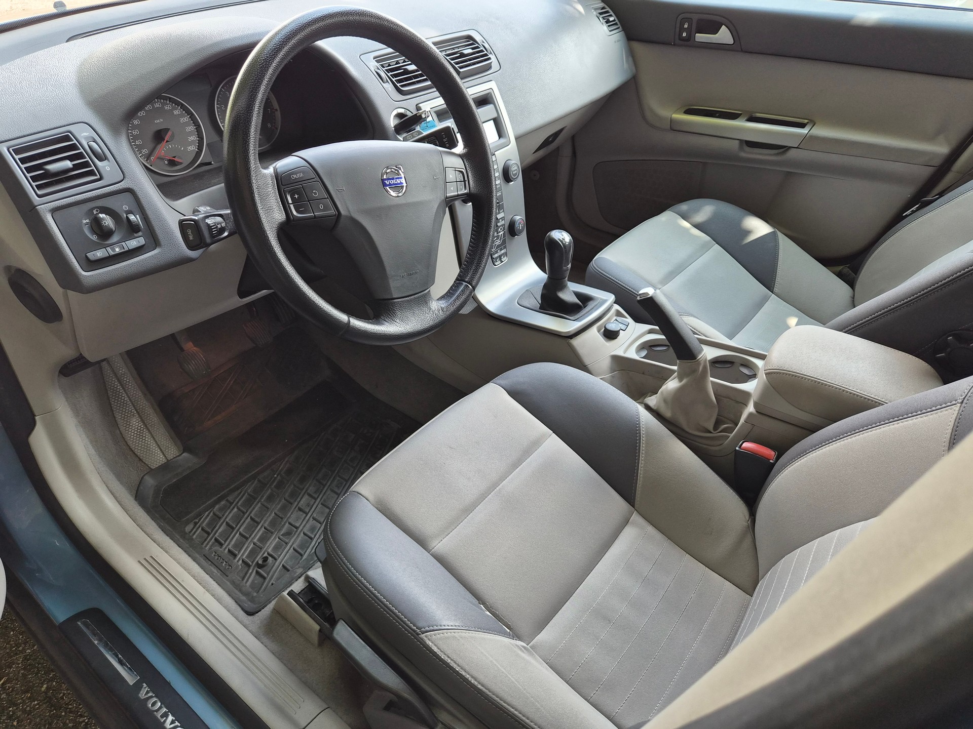 VOLVO V50 T5 AWD Kinetic-image-8