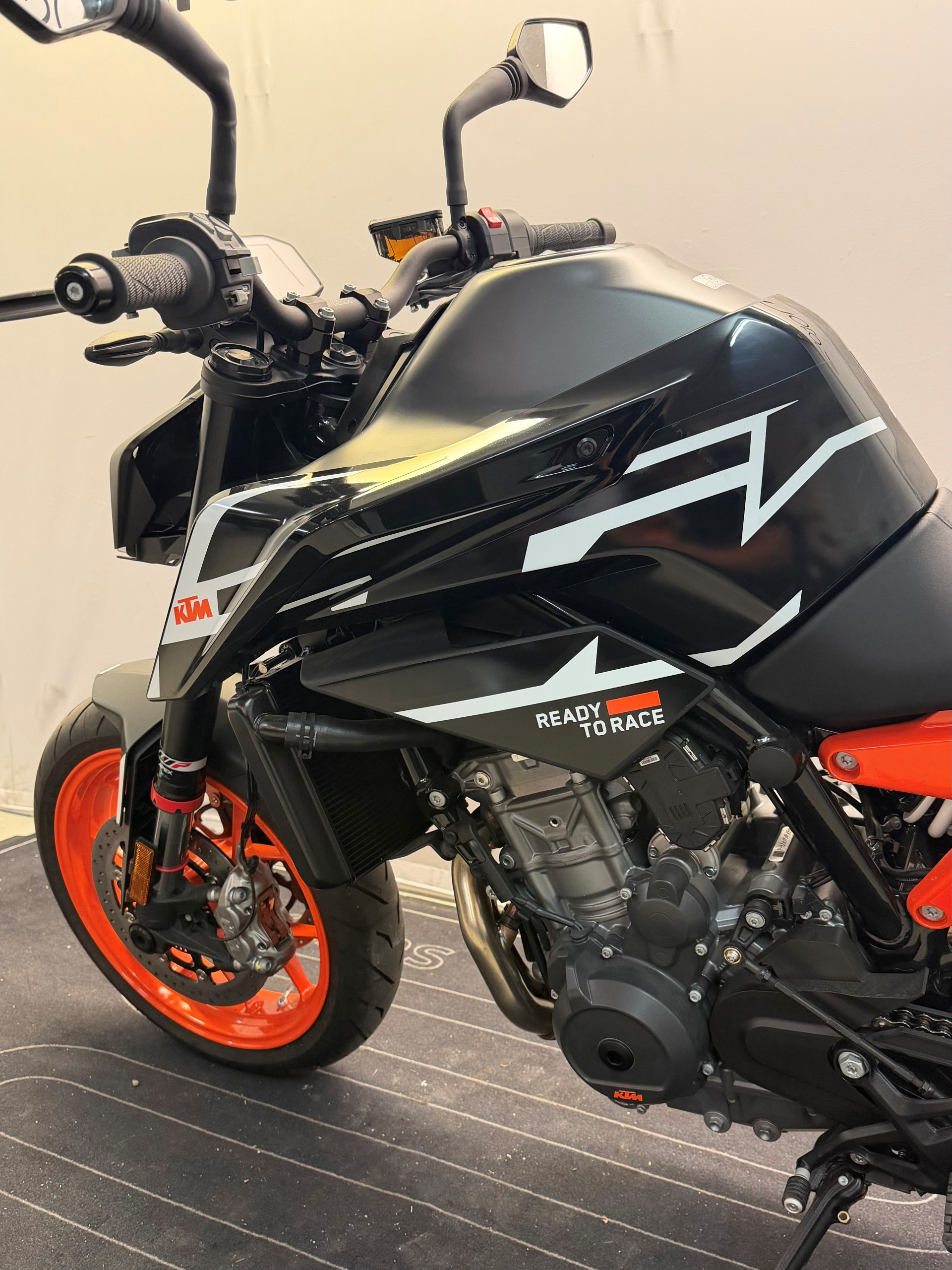 KTM 890 Duke GP KTM 890 DUKE GP NEUVE-image-3
