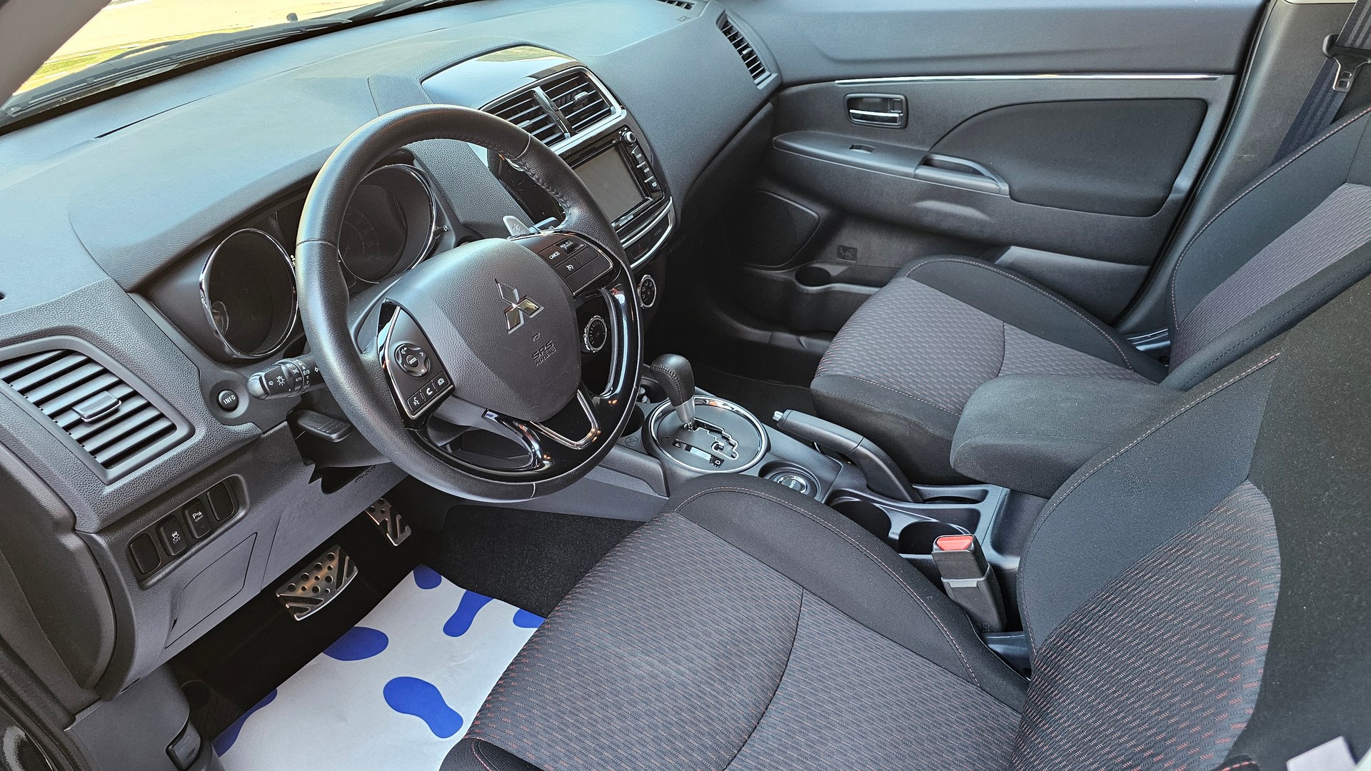 MITSUBISHI ASX 2.2 DID Diamond 4WD Automatic-image-9