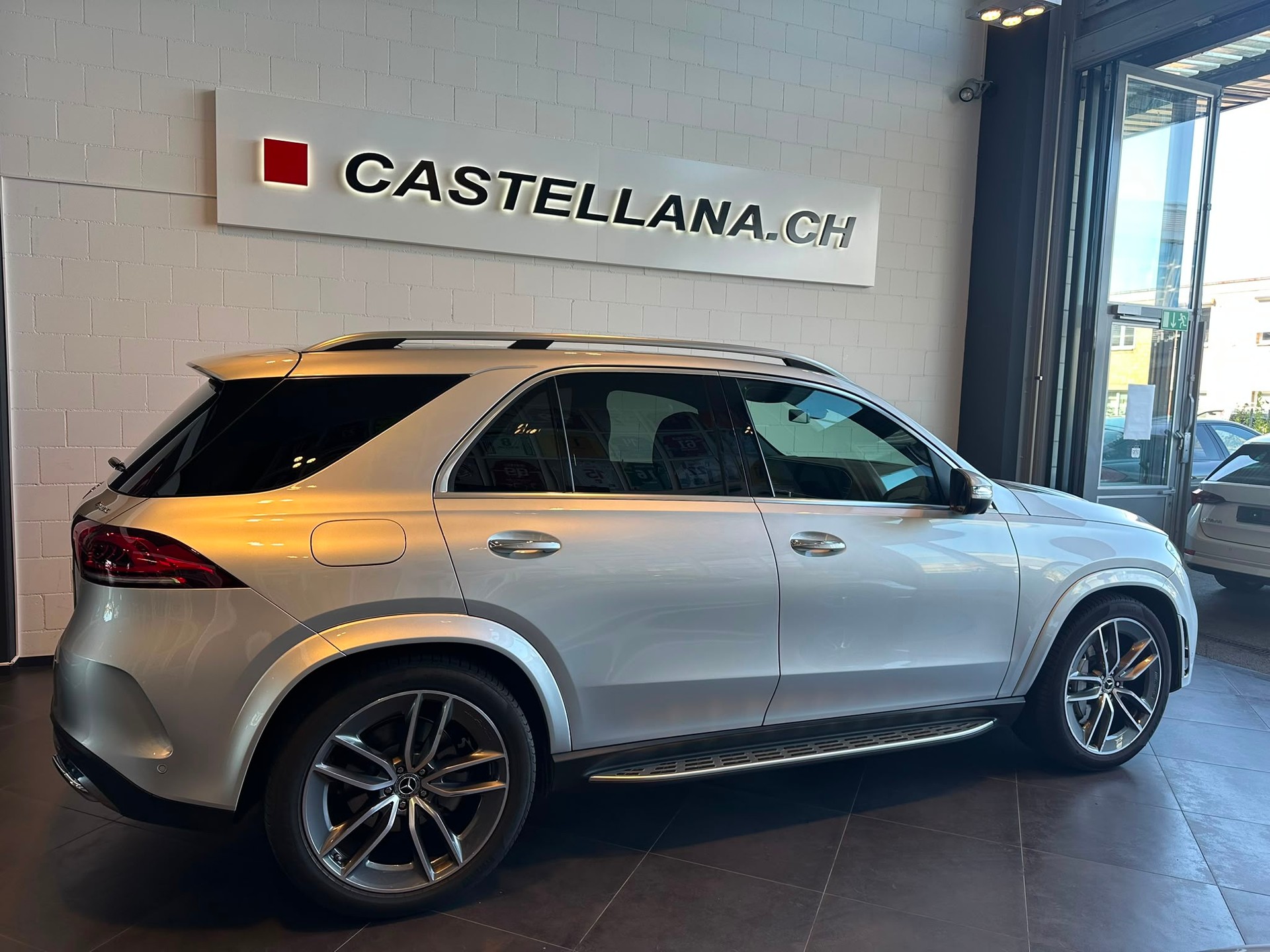 MERCEDES-BENZ GLE 400 d 4Matic 9G-Tronic-showroom-element-2