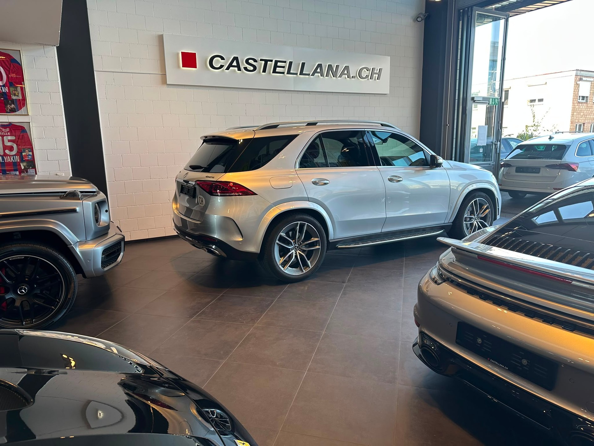 MERCEDES-BENZ GLE 400 d 4Matic 9G-Tronic-showroom-element-3