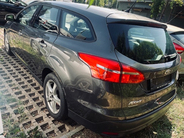 FORD Focus 1.0 SCTi Black Edition Automatic-image-14