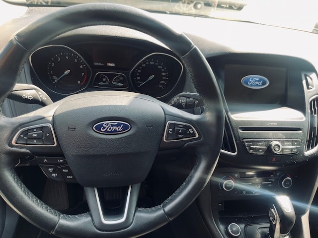 FORD Focus 1.0 SCTi Black Edition Automatic-image-7