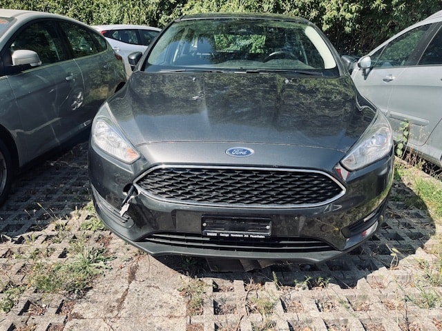 FORD Focus 1.0 SCTi Black Edition Automatic-image-2