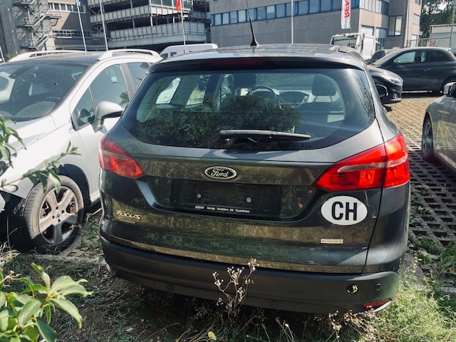 FORD Focus 1.0 SCTi Black Edition Automatic-image-12