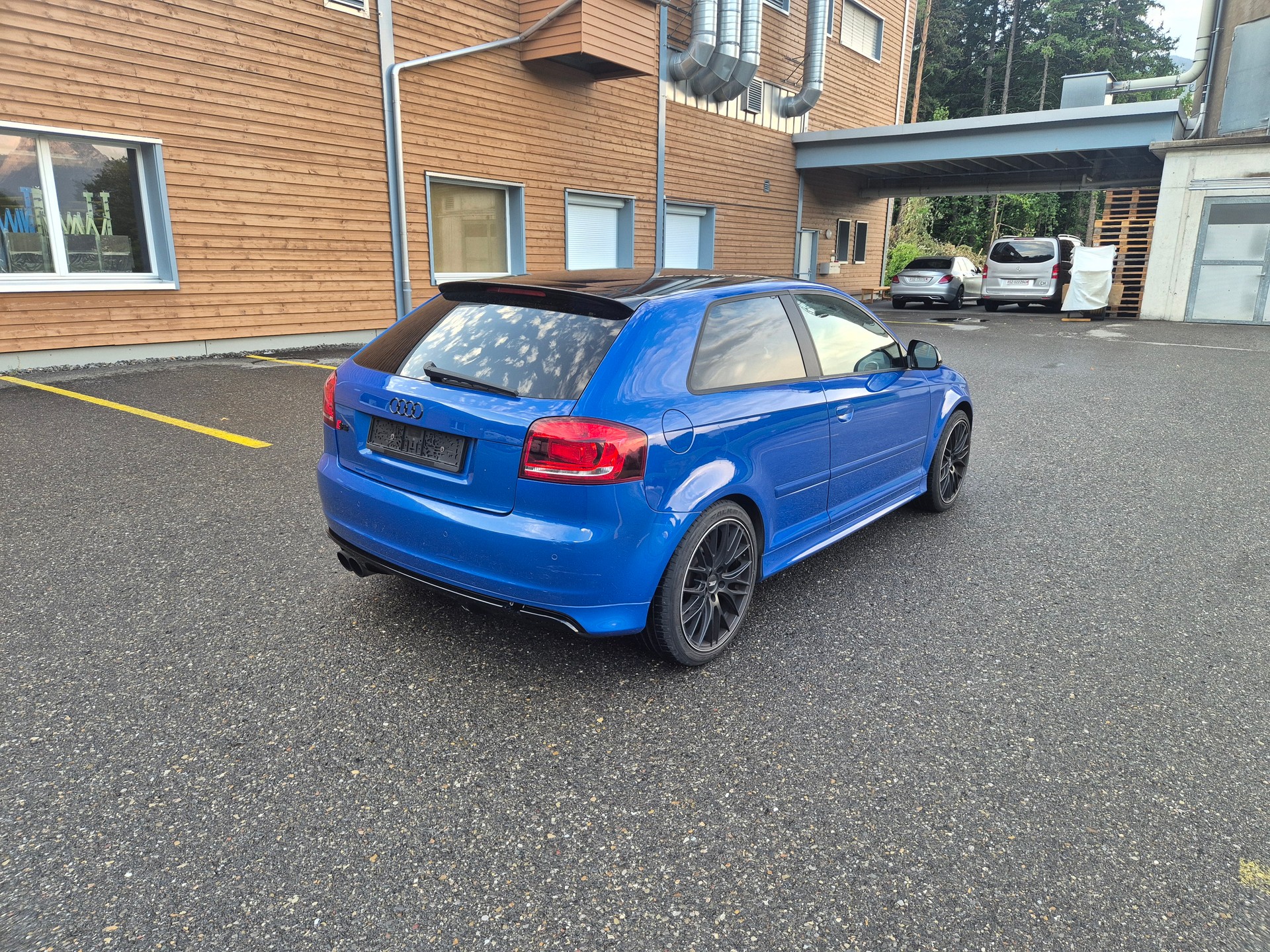 AUDI S3 2.0 TFSI quattro S-tronic-image-3