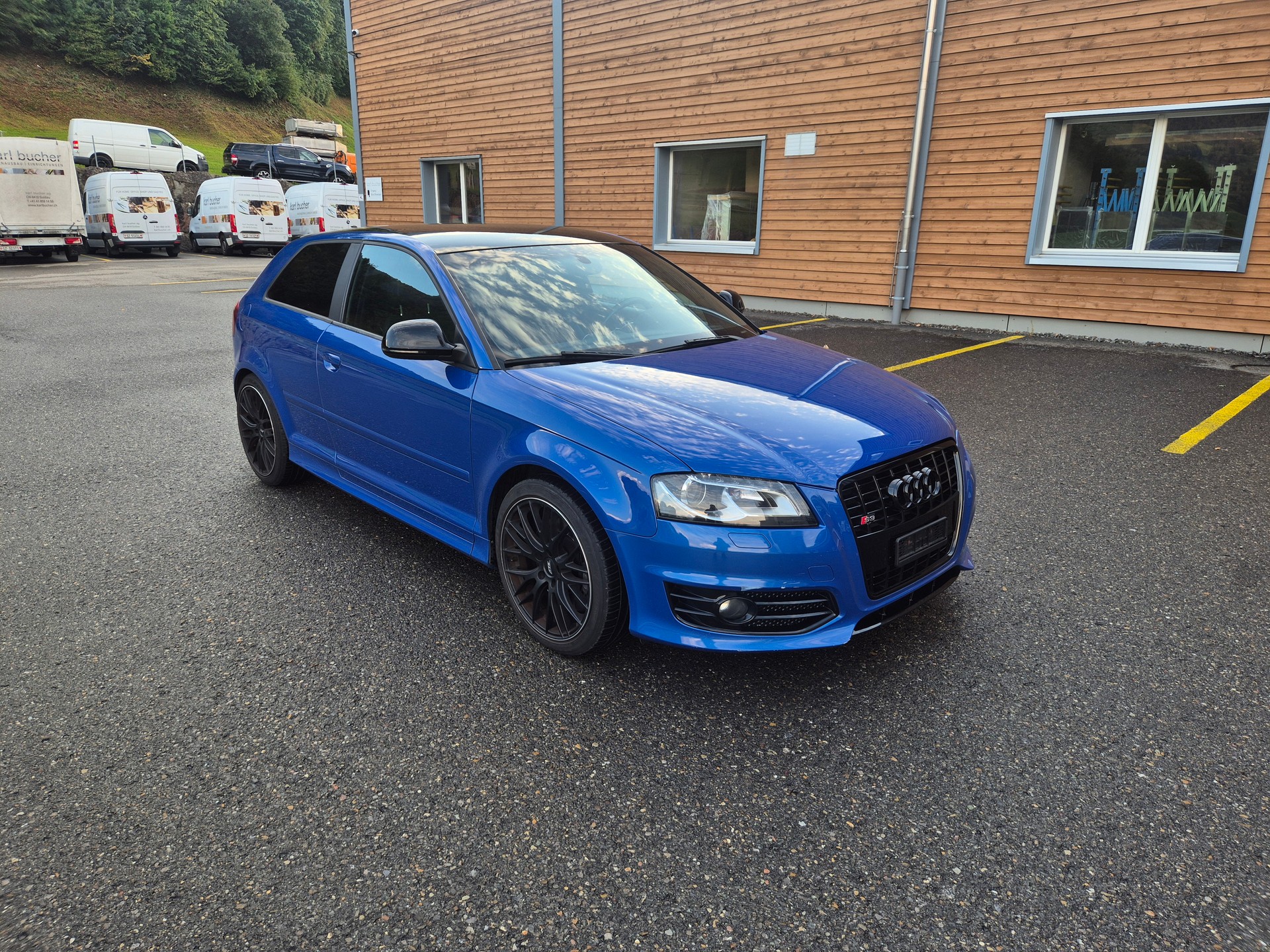 AUDI S3 2.0 TFSI quattro S-tronic-image-4