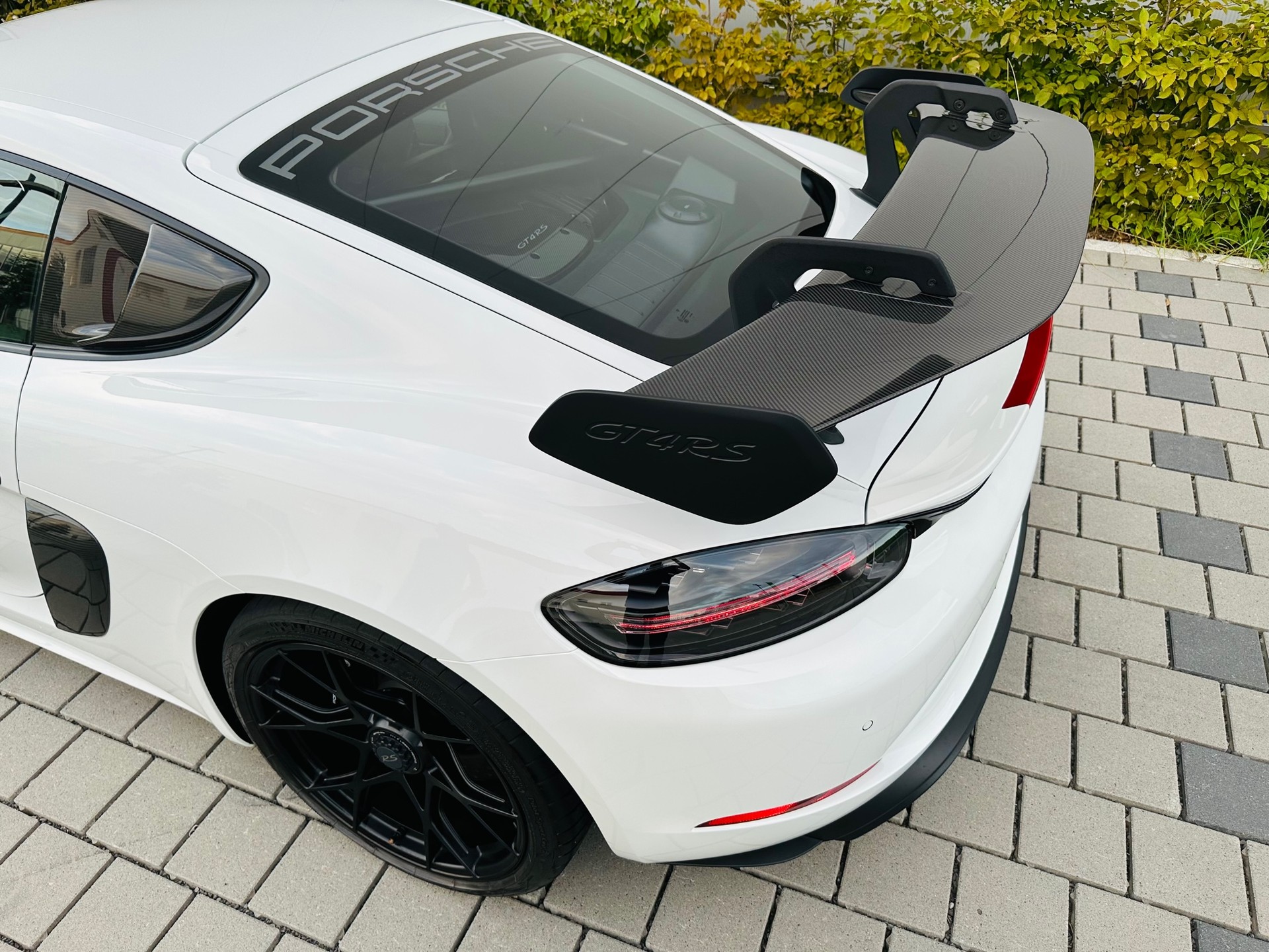 PORSCHE Cayman GT4 RS PDK Weissach-image-6