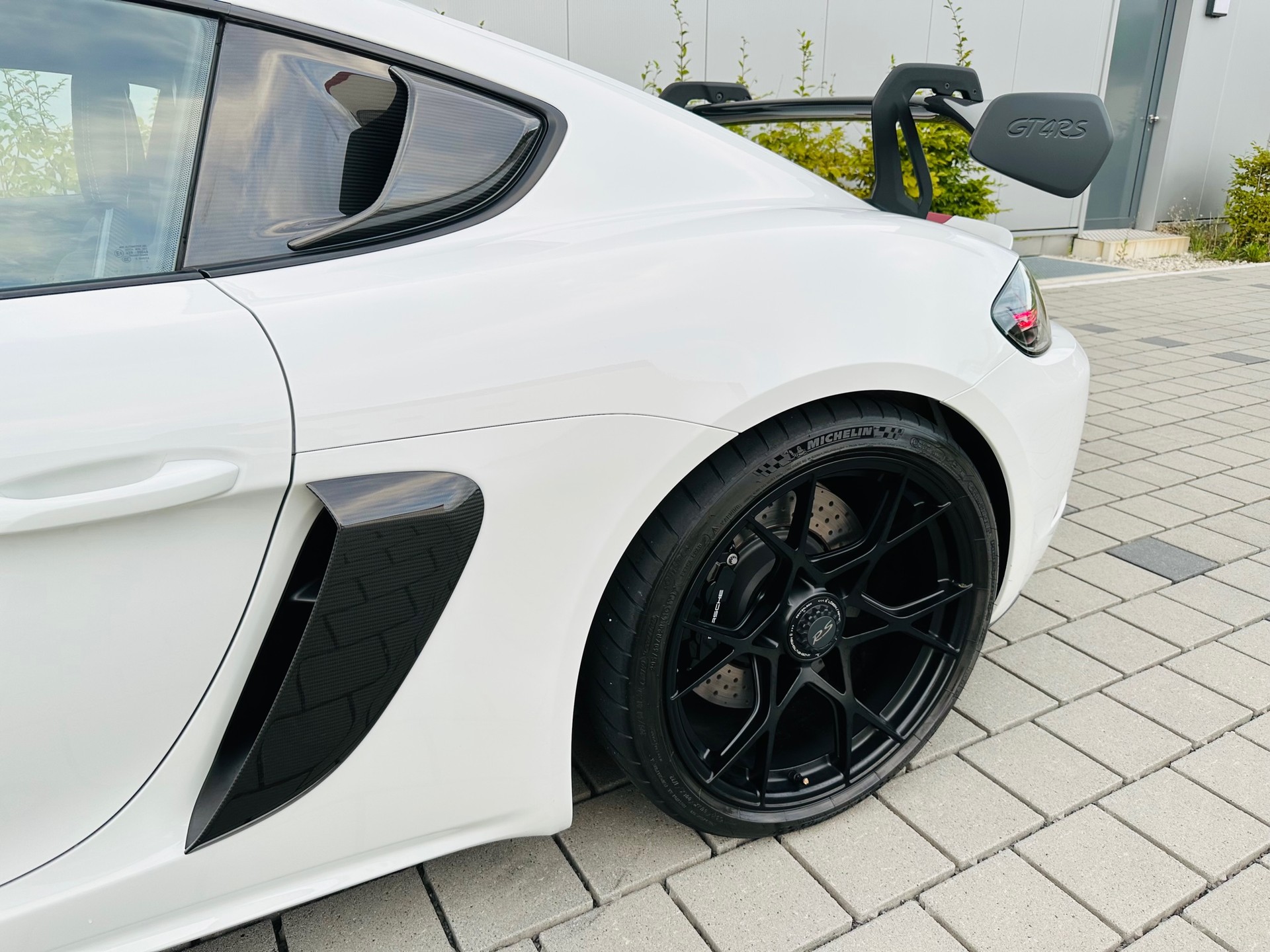 PORSCHE Cayman GT4 RS PDK Weissach-image-7