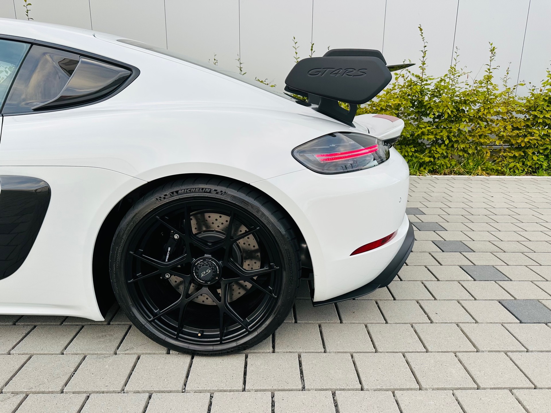 PORSCHE Cayman GT4 RS PDK Weissach-image-5
