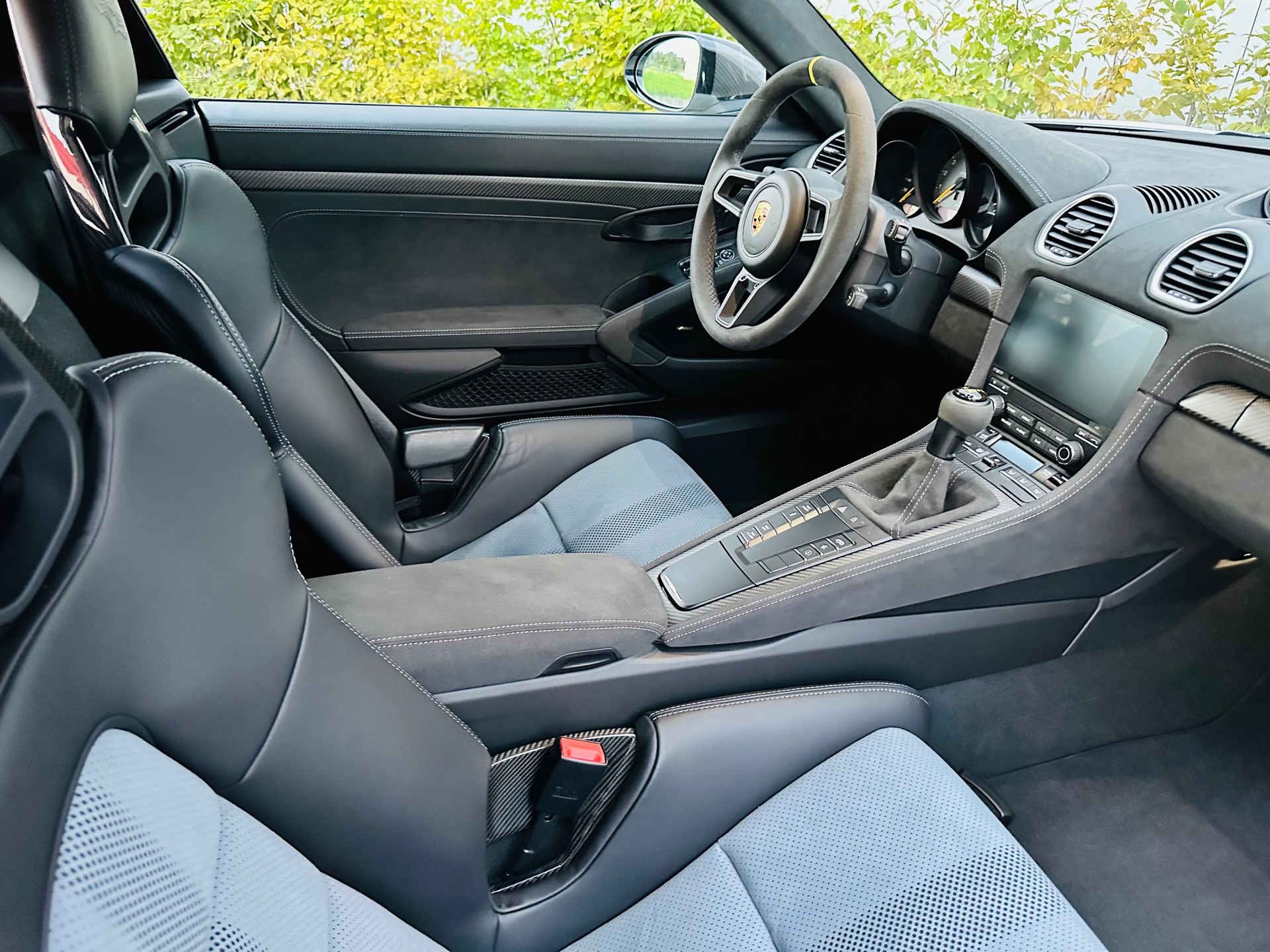 PORSCHE Cayman GT4 RS PDK Weissach-image-19