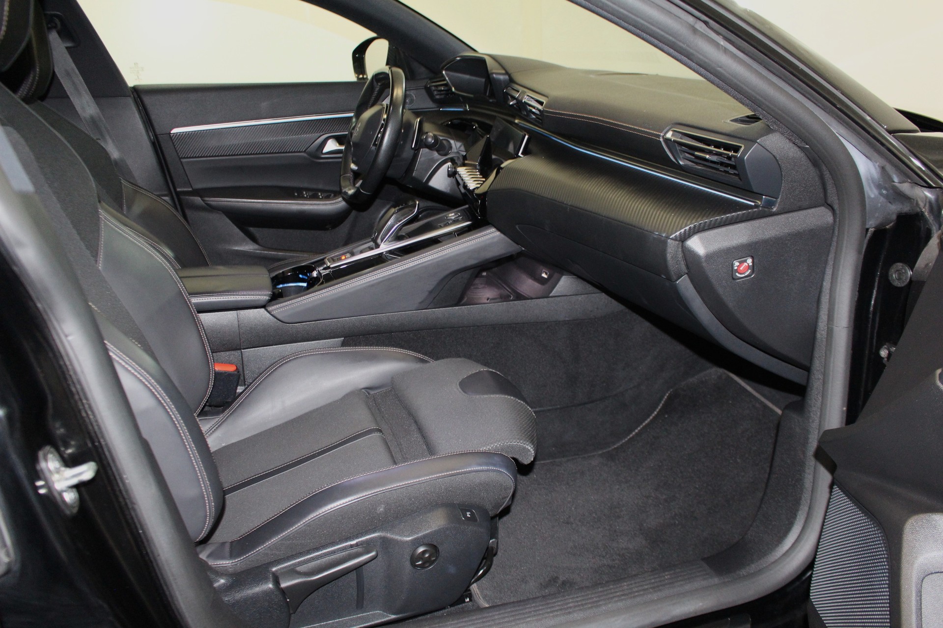 PEUGEOT 508 SW 1.6 PureTech GT Line-image-10