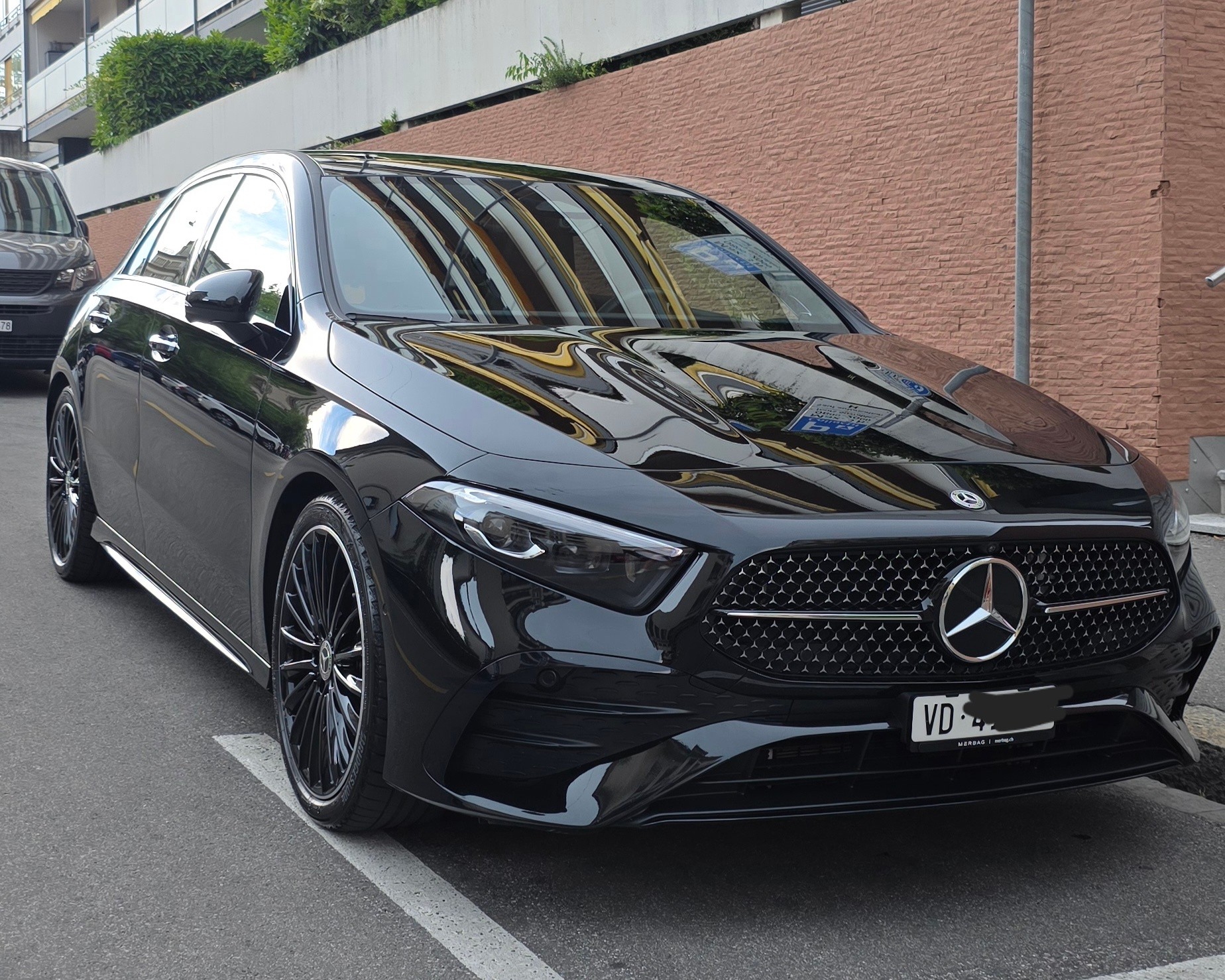 MERCEDES-BENZ A 200 AMG Line
