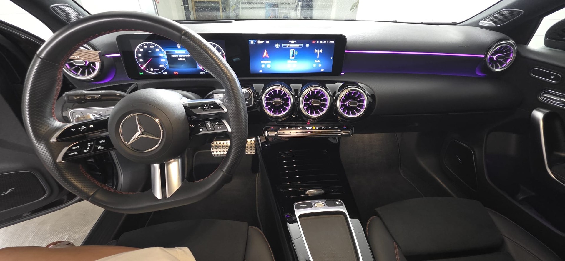 MERCEDES-BENZ A 200 AMG Line-image-6