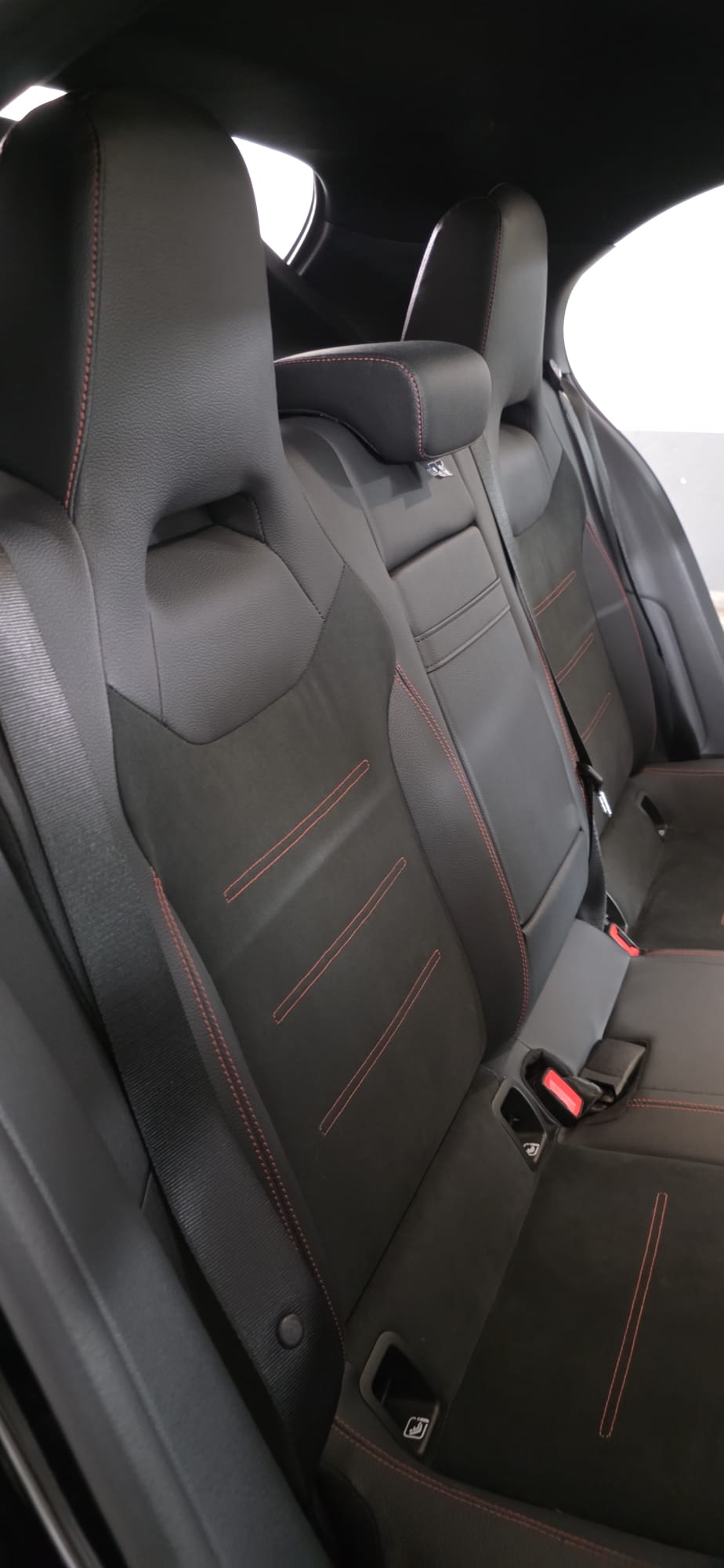 MERCEDES-BENZ A 200 AMG Line-image-12