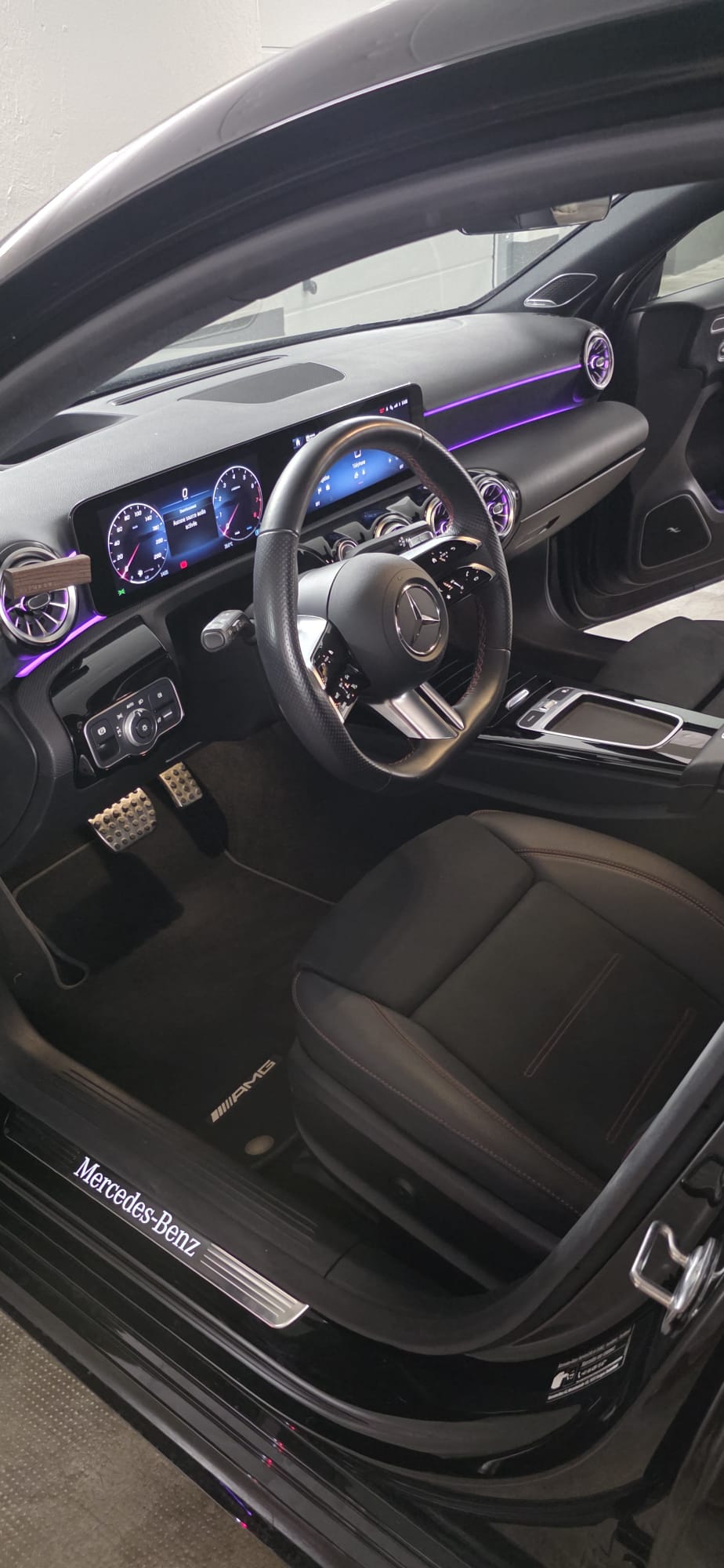 MERCEDES-BENZ A 200 AMG Line-image-7