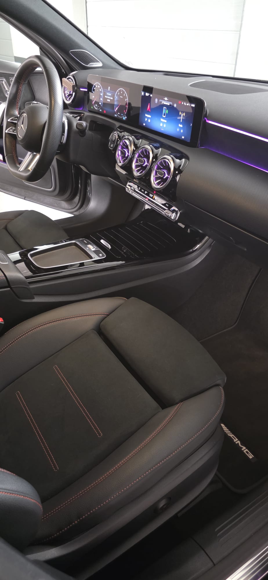 MERCEDES-BENZ A 200 AMG Line-image-10