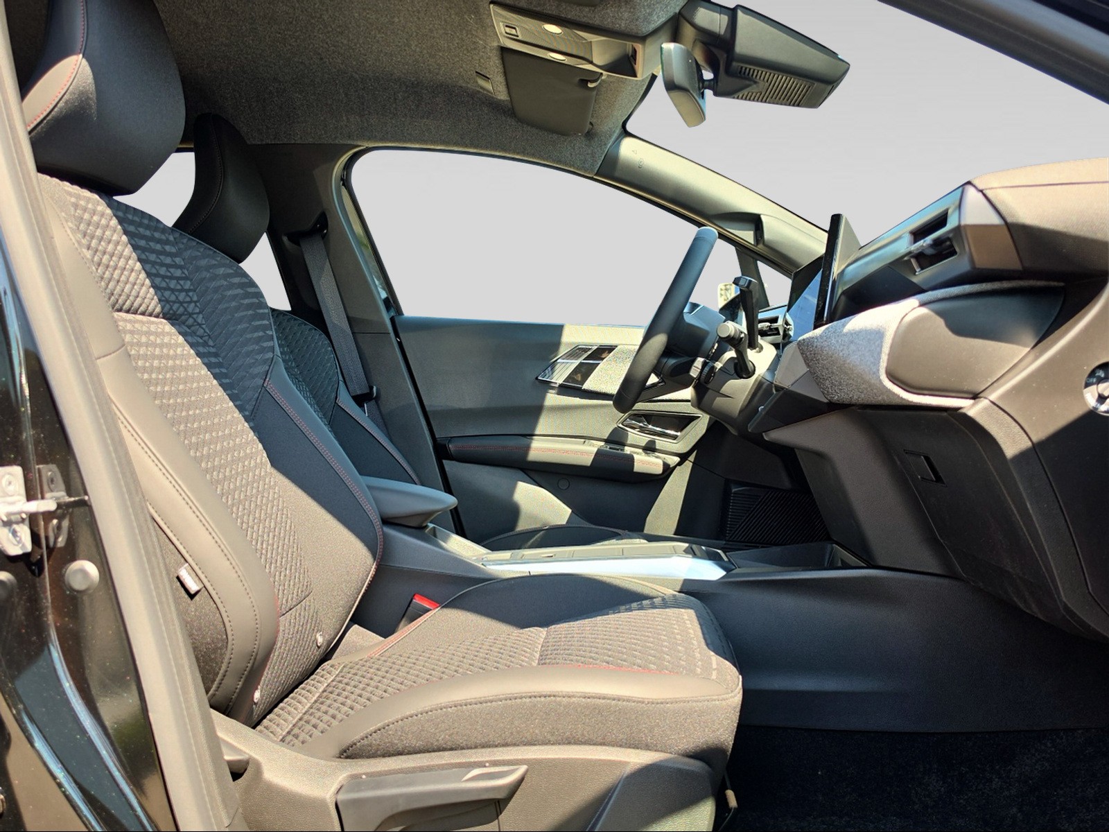 RENAULT Clio 1.8 E-Tech techno-image-9