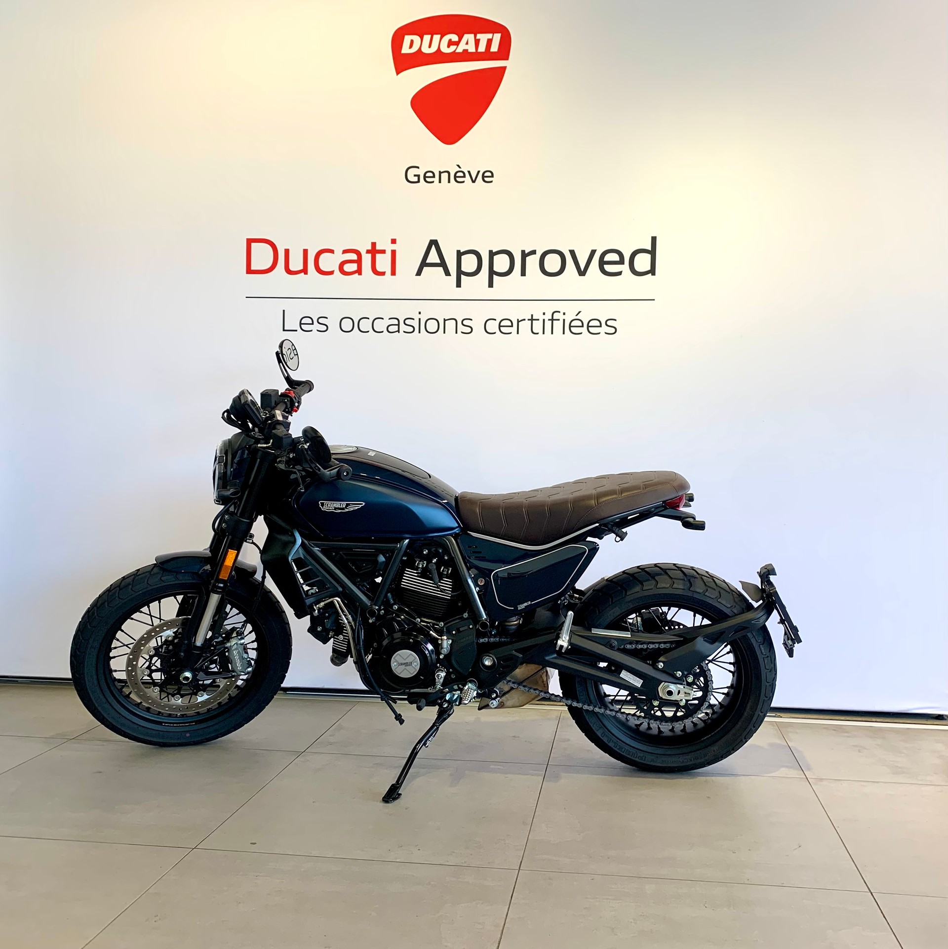 DUCATI Scrambler 803 Nightshift-showroom-element-1