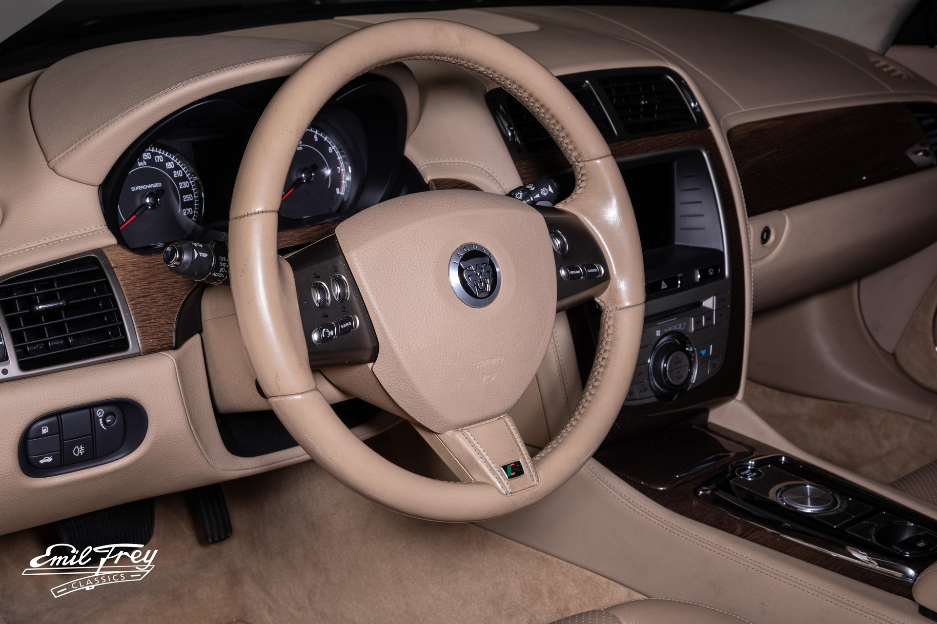 JAGUAR X150 Coupe-showroom-element-3