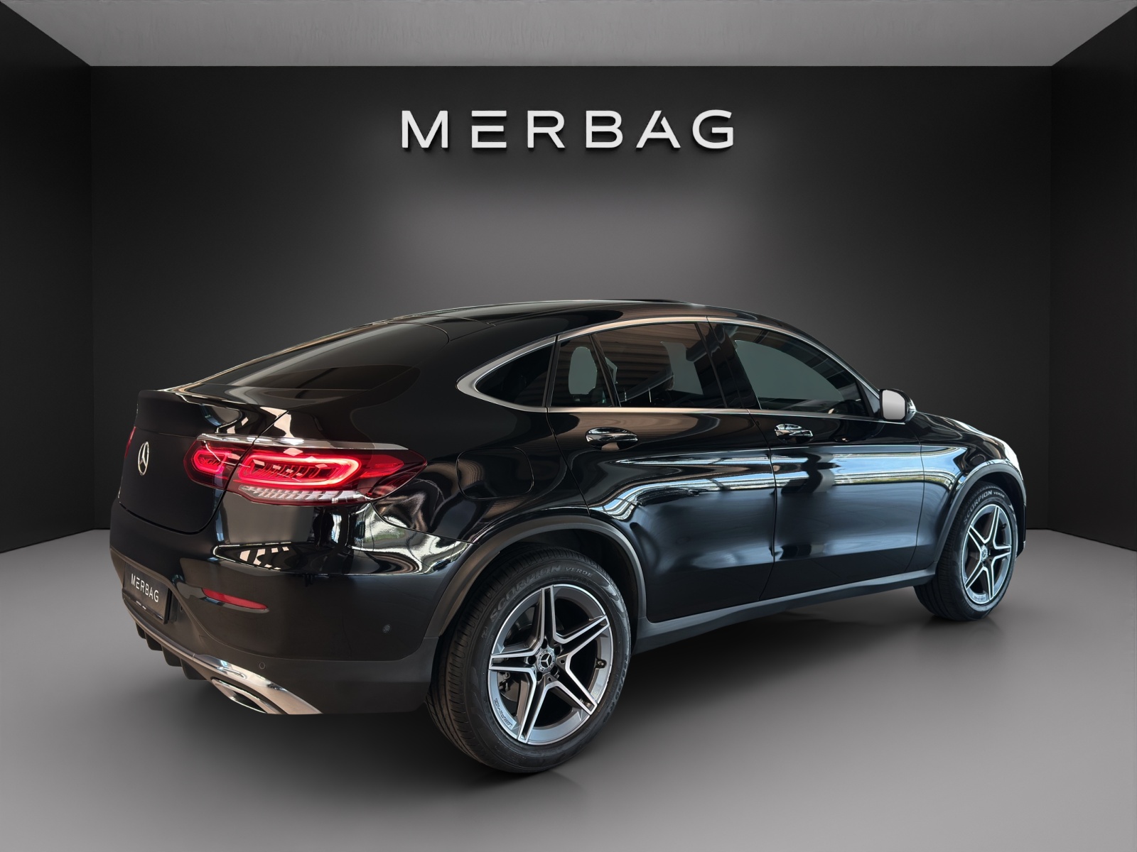 MERCEDES-BENZ GLC Coupé 300 AMG Line 4M-image-5
