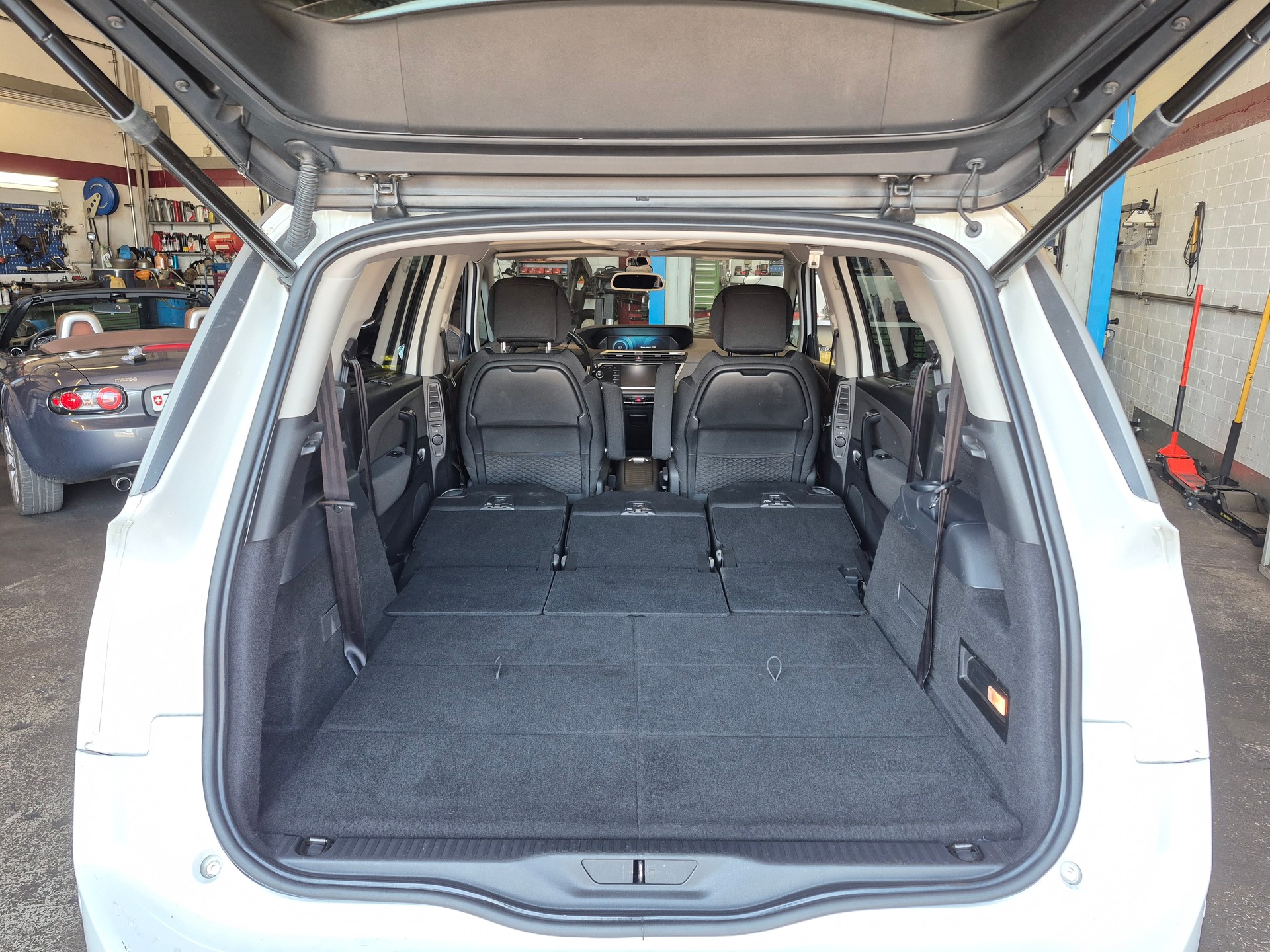 CITROEN C4 GRAND SPACETOURER-image-12