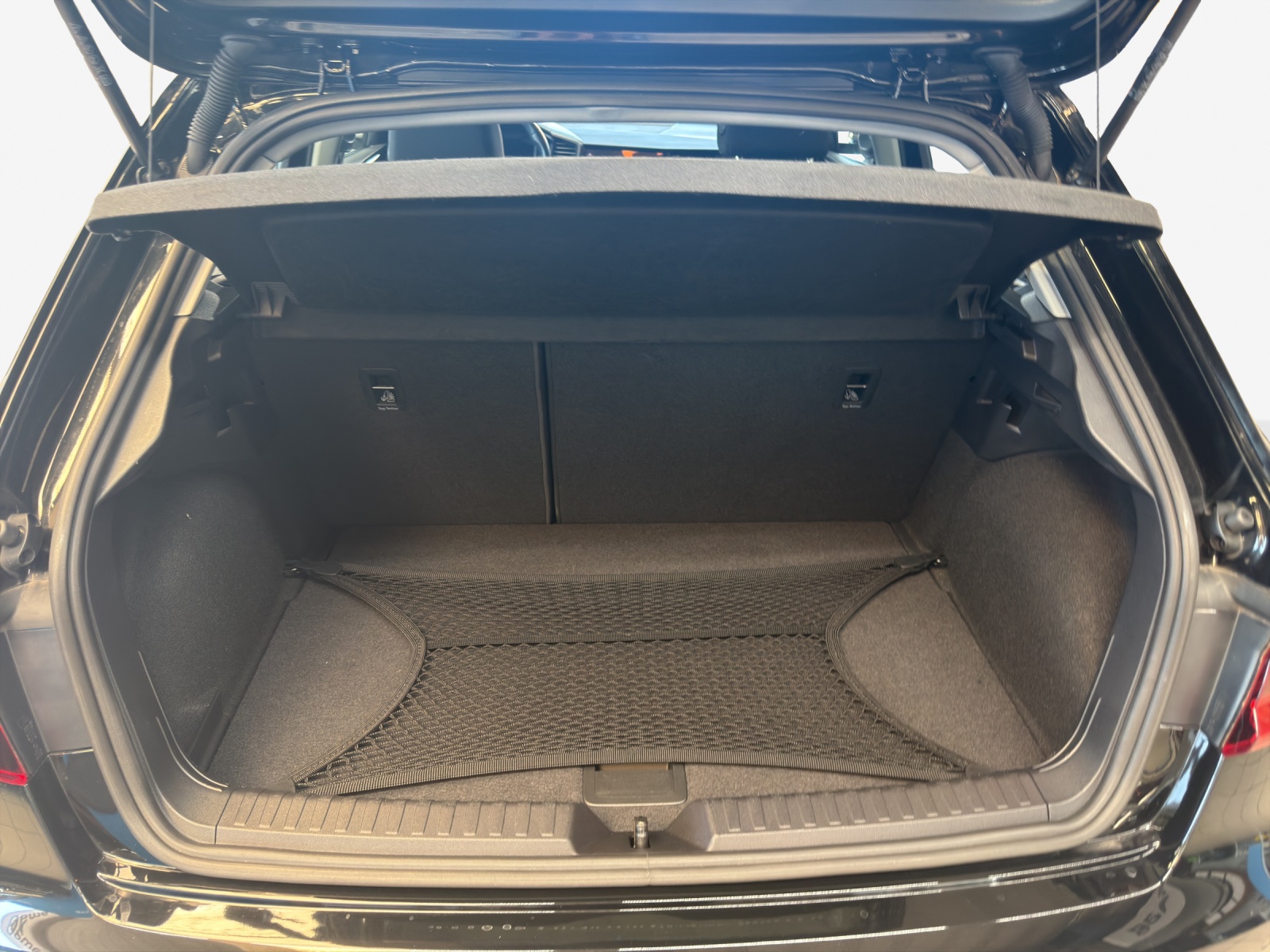 AUDI A1 Sportback 30 TFSI Attraction S-tronic-image-12