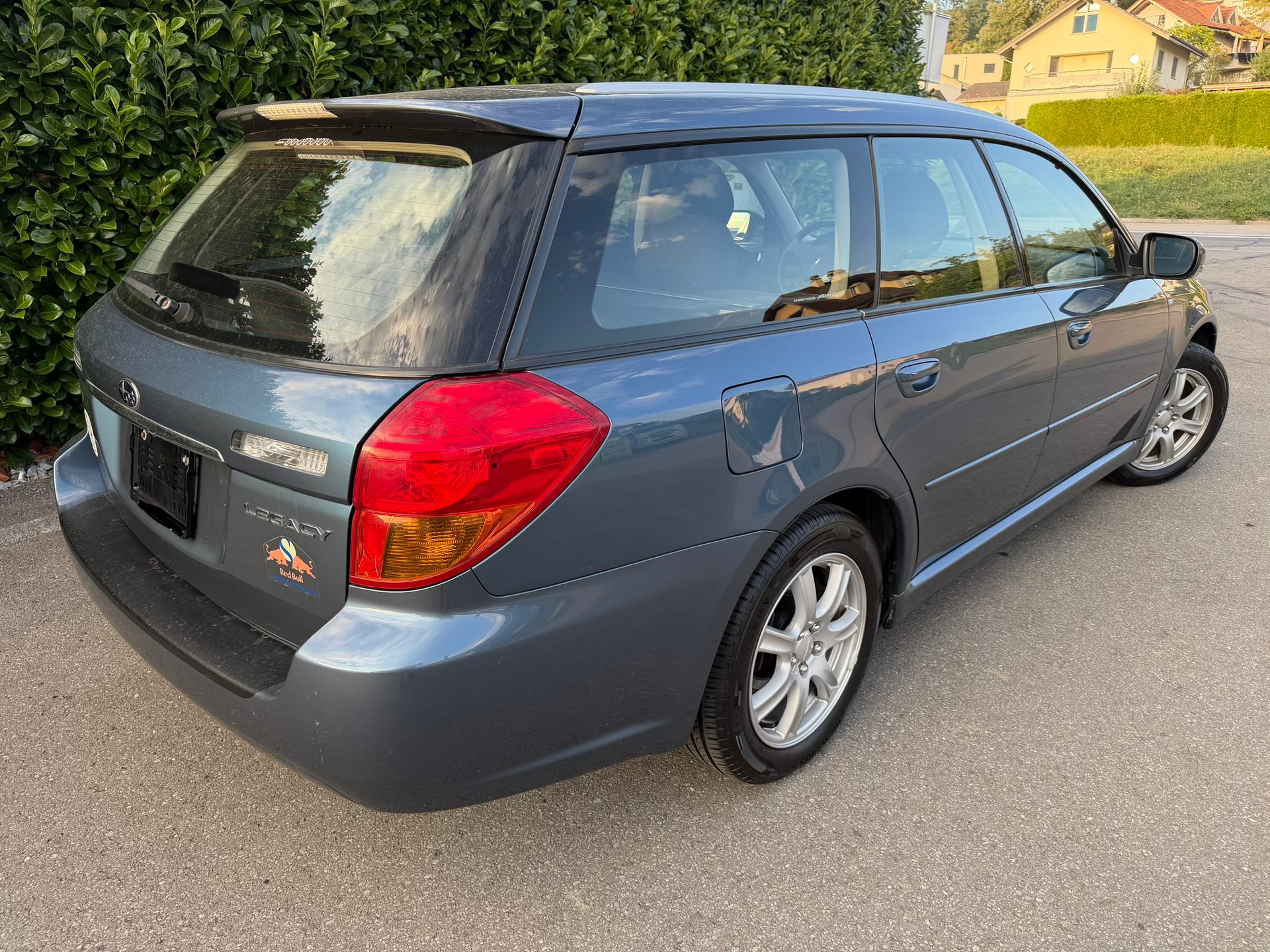 SUBARU Legacy 2.0i AWD Swiss-image-3